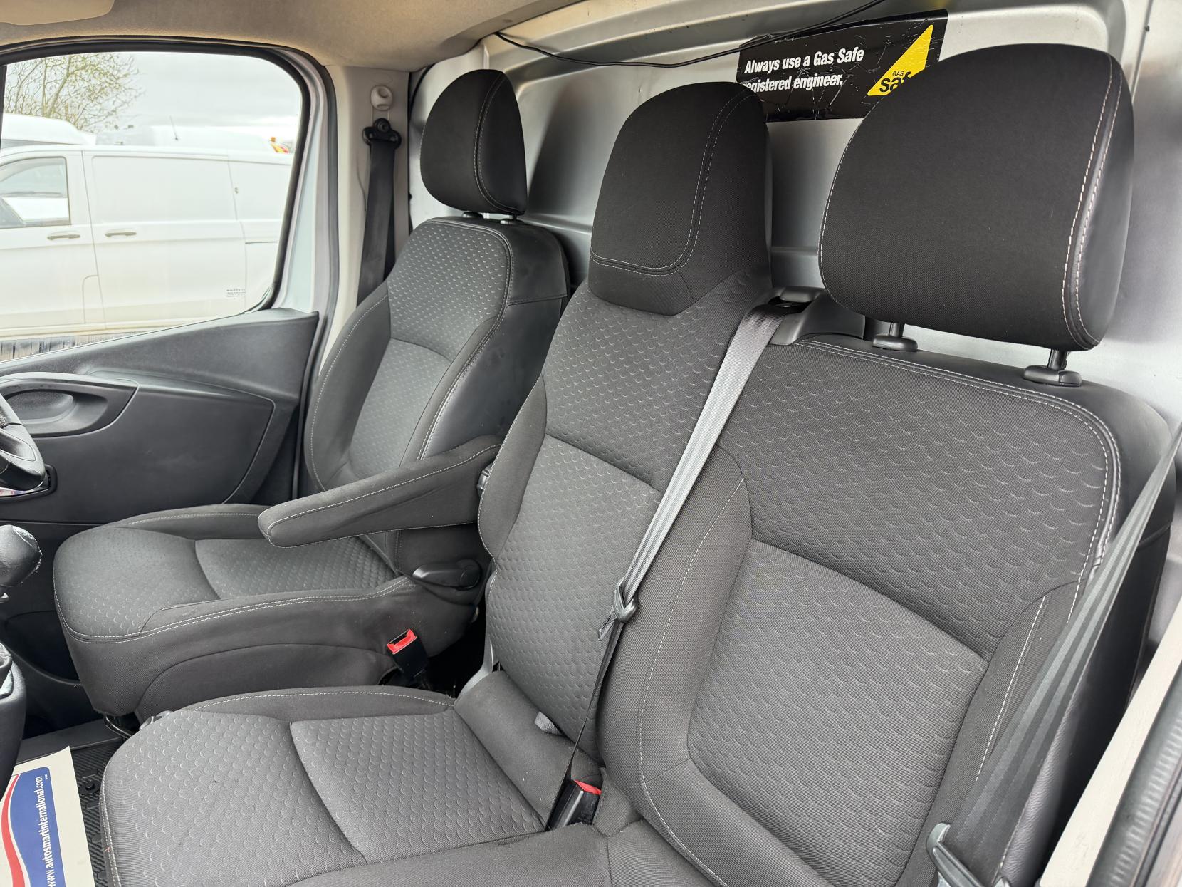 Vauxhall Vivaro 1.6 CDTi 2900 Sportive Panel Van 5dr Diesel Manual L2 H1 Euro 6 (120 ps)