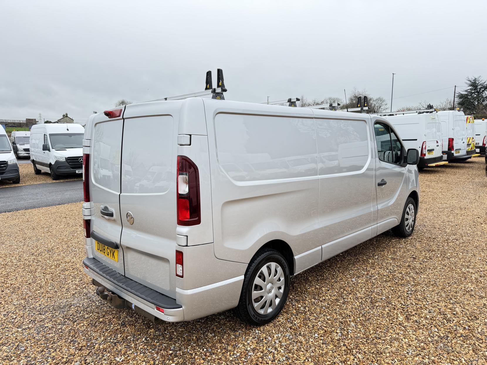 Vauxhall Vivaro 1.6 CDTi 2900 Sportive Panel Van 5dr Diesel Manual L2 H1 Euro 6 (120 ps)