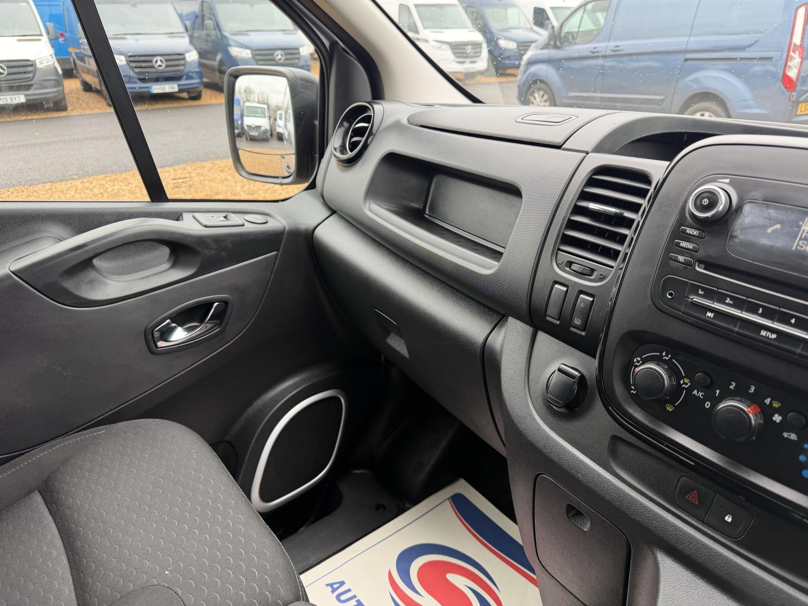 Vauxhall Vivaro 1.6 CDTi 2900 Sportive Panel Van 5dr Diesel Manual L2 H1 Euro 6 (120 ps)