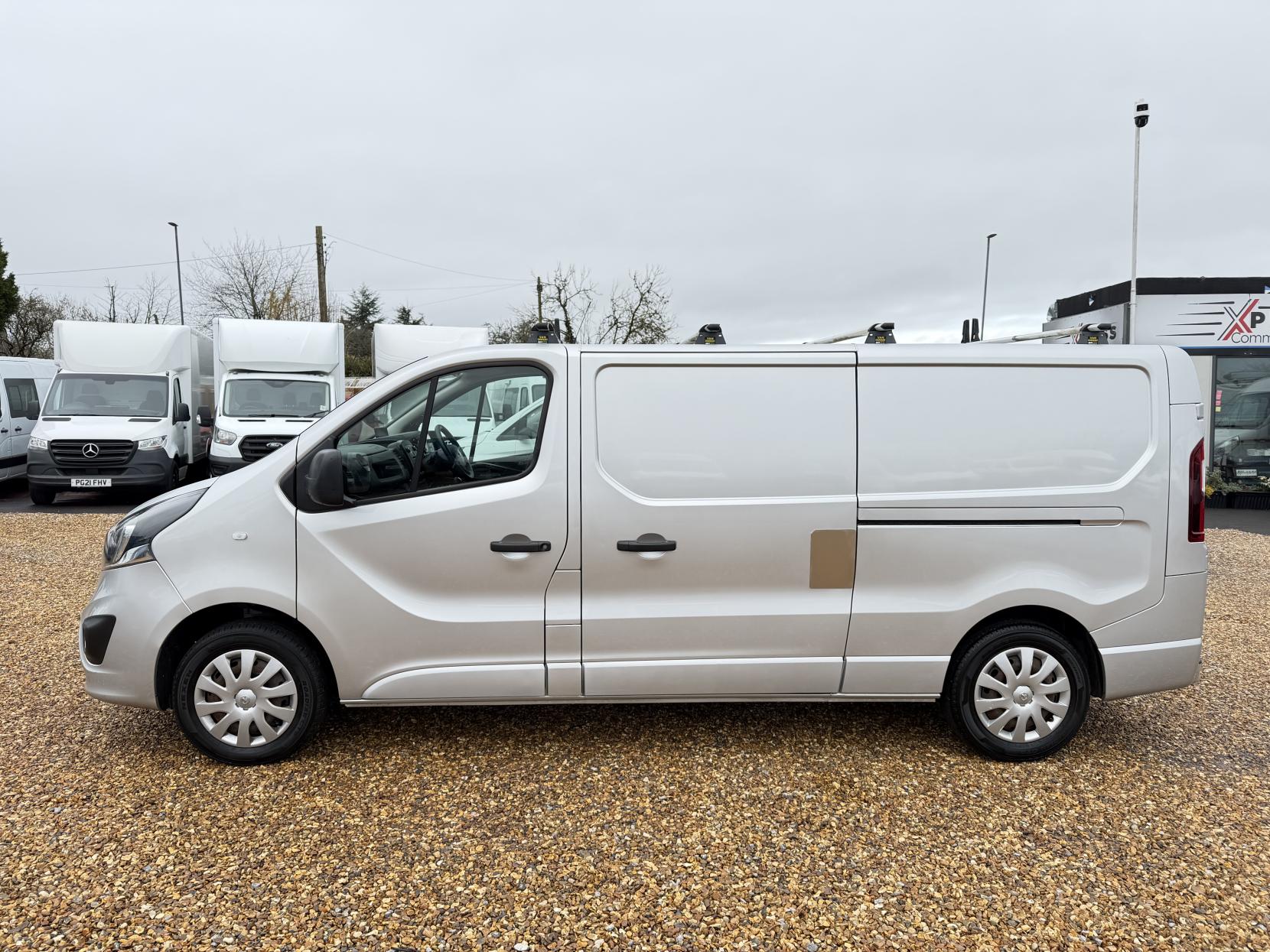 Vauxhall Vivaro 1.6 CDTi 2900 Sportive Panel Van 5dr Diesel Manual L2 H1 Euro 6 (120 ps)