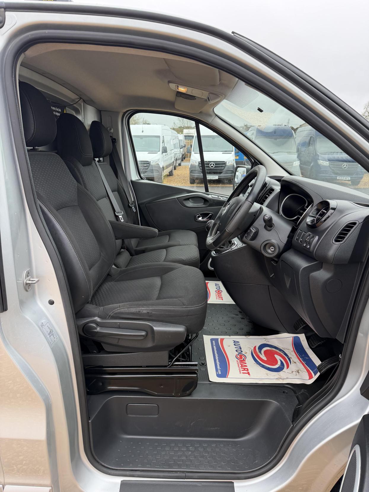 Vauxhall Vivaro 1.6 CDTi 2900 Sportive Panel Van 5dr Diesel Manual L2 H1 Euro 6 (120 ps)