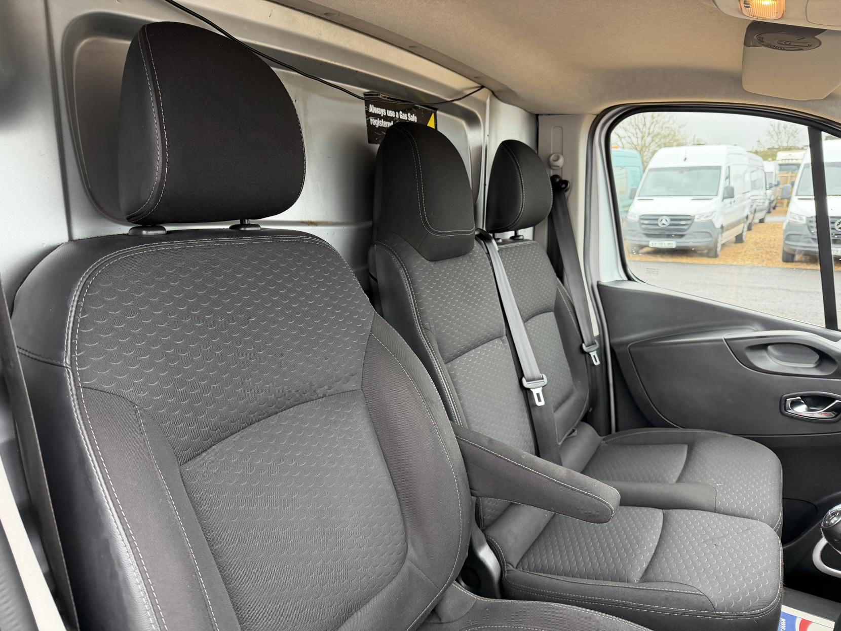 Vauxhall Vivaro 1.6 CDTi 2900 Sportive Panel Van 5dr Diesel Manual L2 H1 Euro 6 (120 ps)