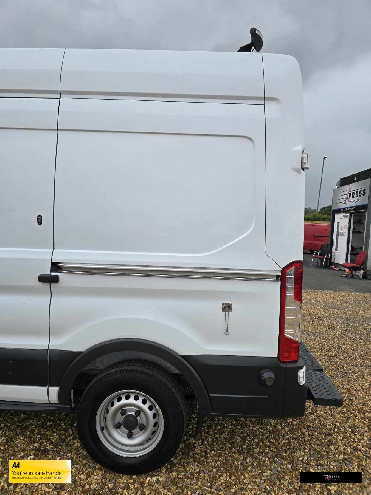 Ford Transit Transit 2.0 350 EcoBlue Panel Van 5dr Diesel Manual FWD L2 H3 Euro 6 (130 ps)
