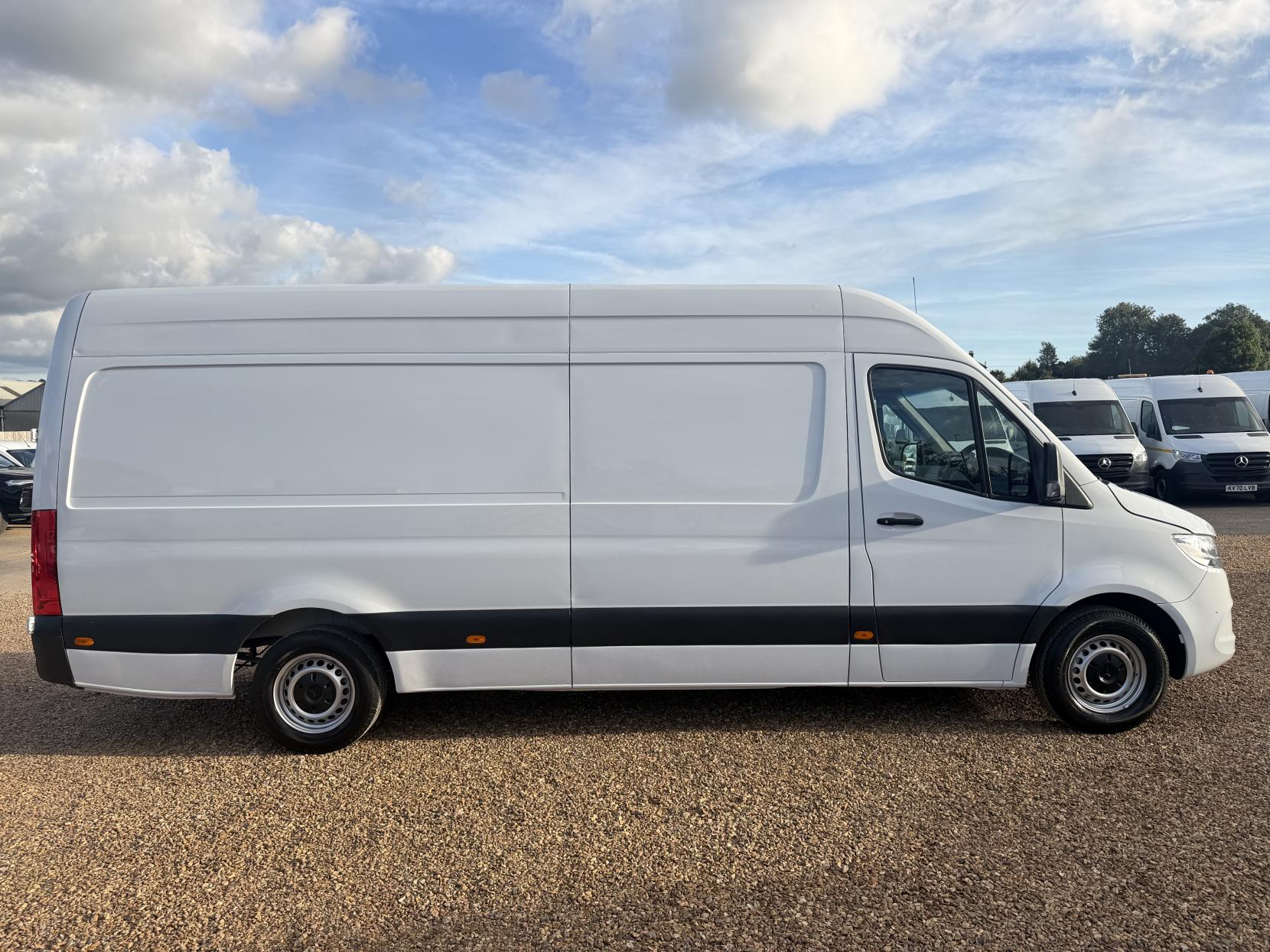 2021 Mercedes-Benz Sprinter 2.1 314 CDI Progressive Panel Van 5dr Diesel Manual RWD L3 H2 Euro 6 (s/s) (143 ps) - Thumbnail 11