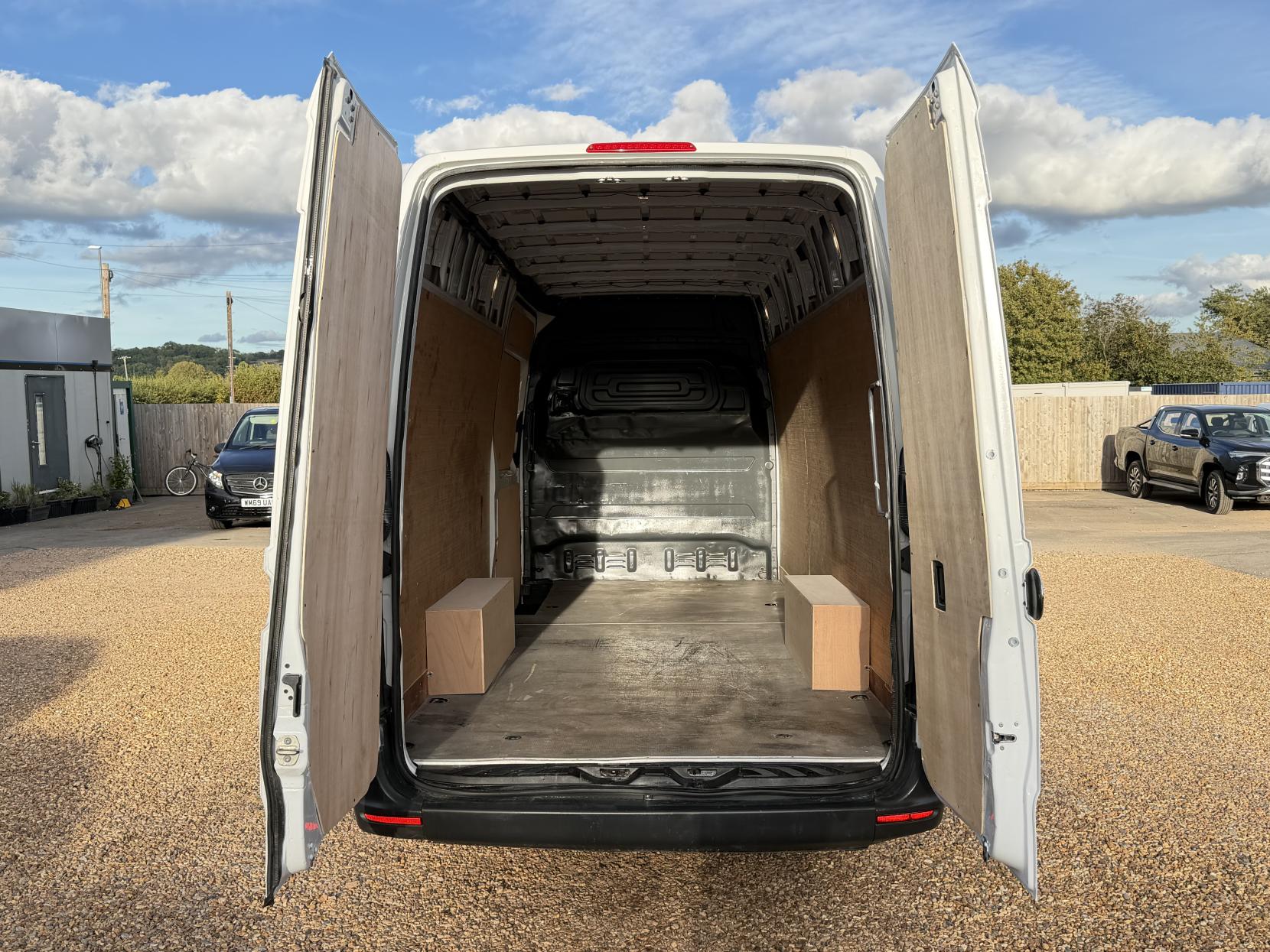 2021 Mercedes-Benz Sprinter 2.1 314 CDI Progressive Panel Van 5dr Diesel Manual RWD L3 H2 Euro 6 (s/s) (143 ps) - Thumbnail 3