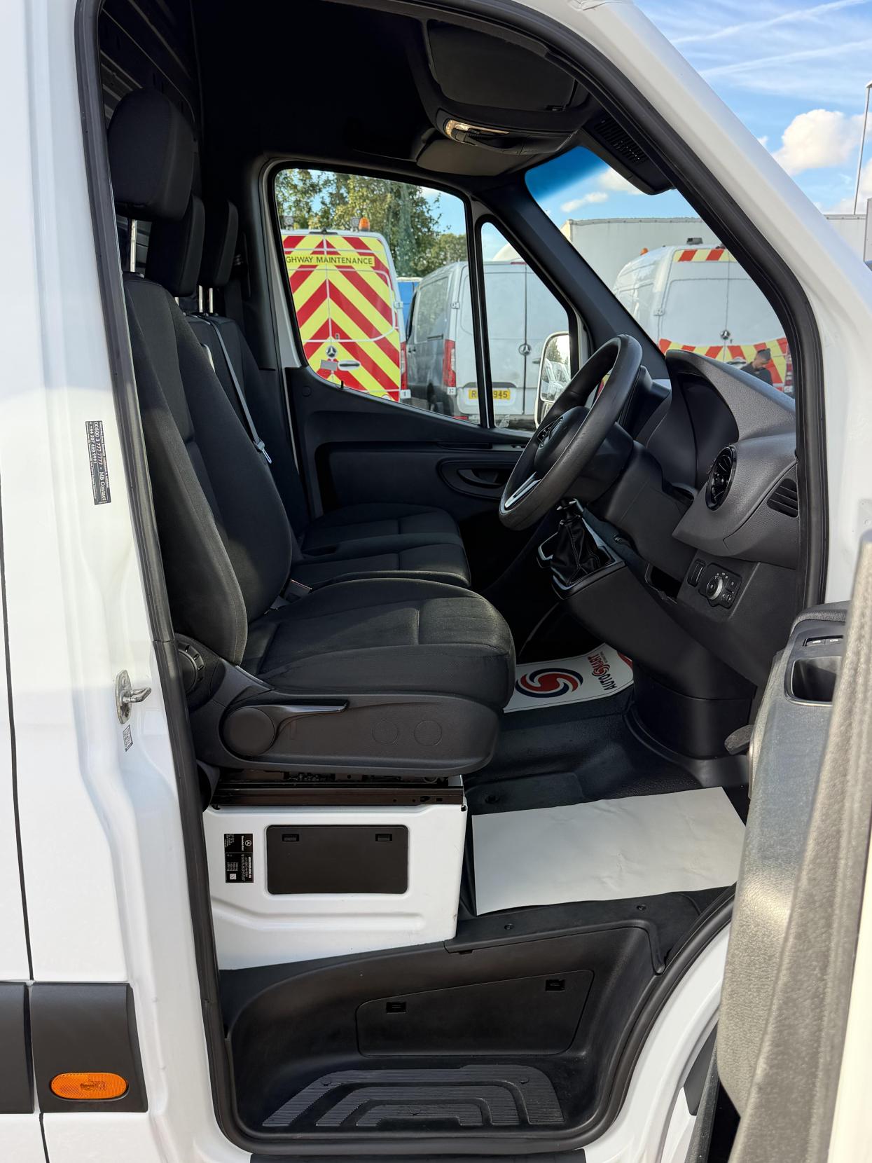 2021 Mercedes-Benz Sprinter 2.1 314 CDI Progressive Panel Van 5dr Diesel Manual RWD L3 H2 Euro 6 (s/s) (143 ps) - Thumbnail 13
