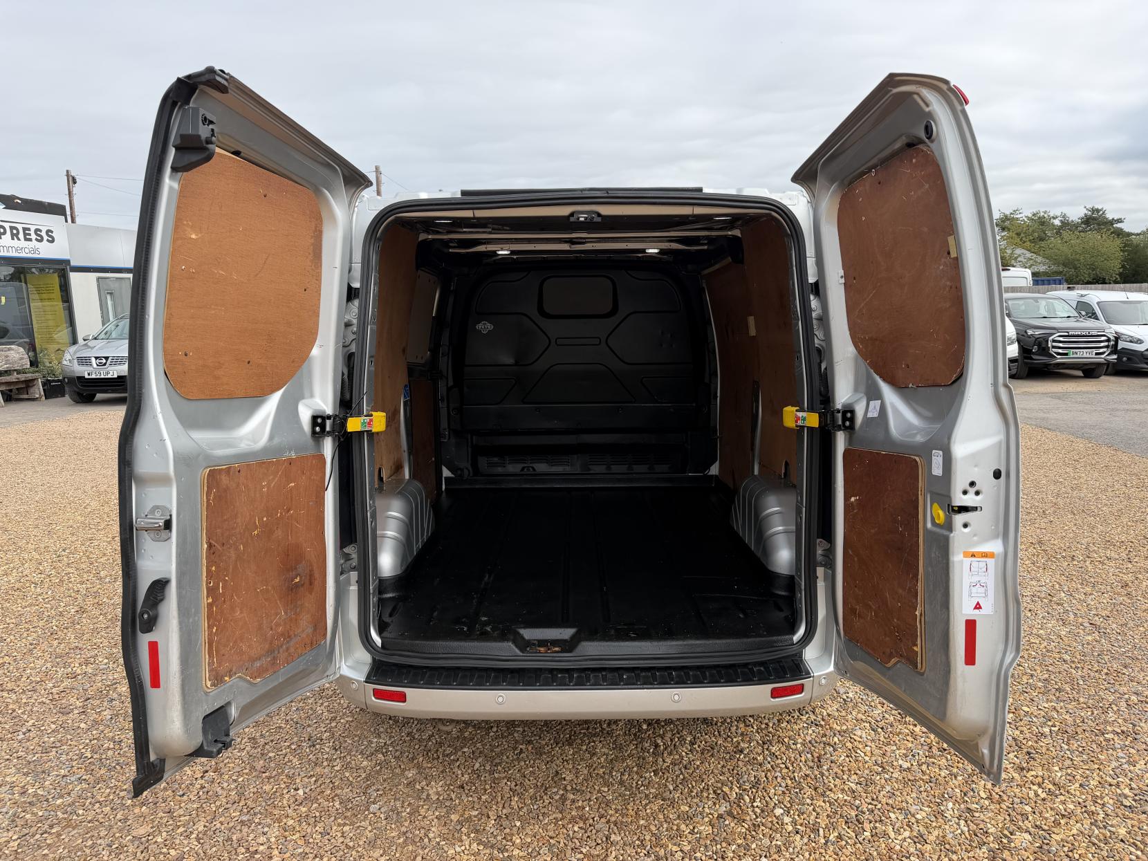 2022 Ford Transit Custom 2.0 280 EcoBlue Limited Panel Van 5dr Diesel Manual L1 H1 Euro 6 (s/s) (130 ps) - Thumbnail 3