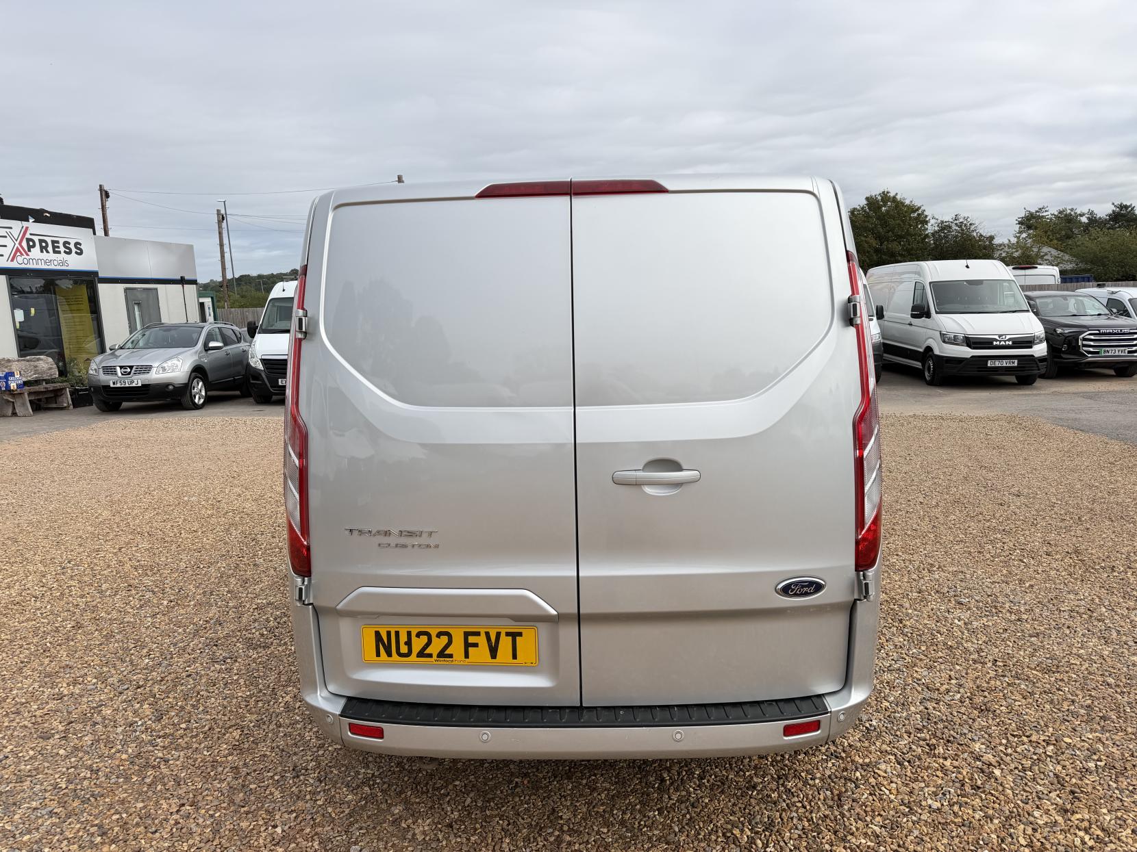 2022 Ford Transit Custom 2.0 280 EcoBlue Limited Panel Van 5dr Diesel Manual L1 H1 Euro 6 (s/s) (130 ps) - Thumbnail 26