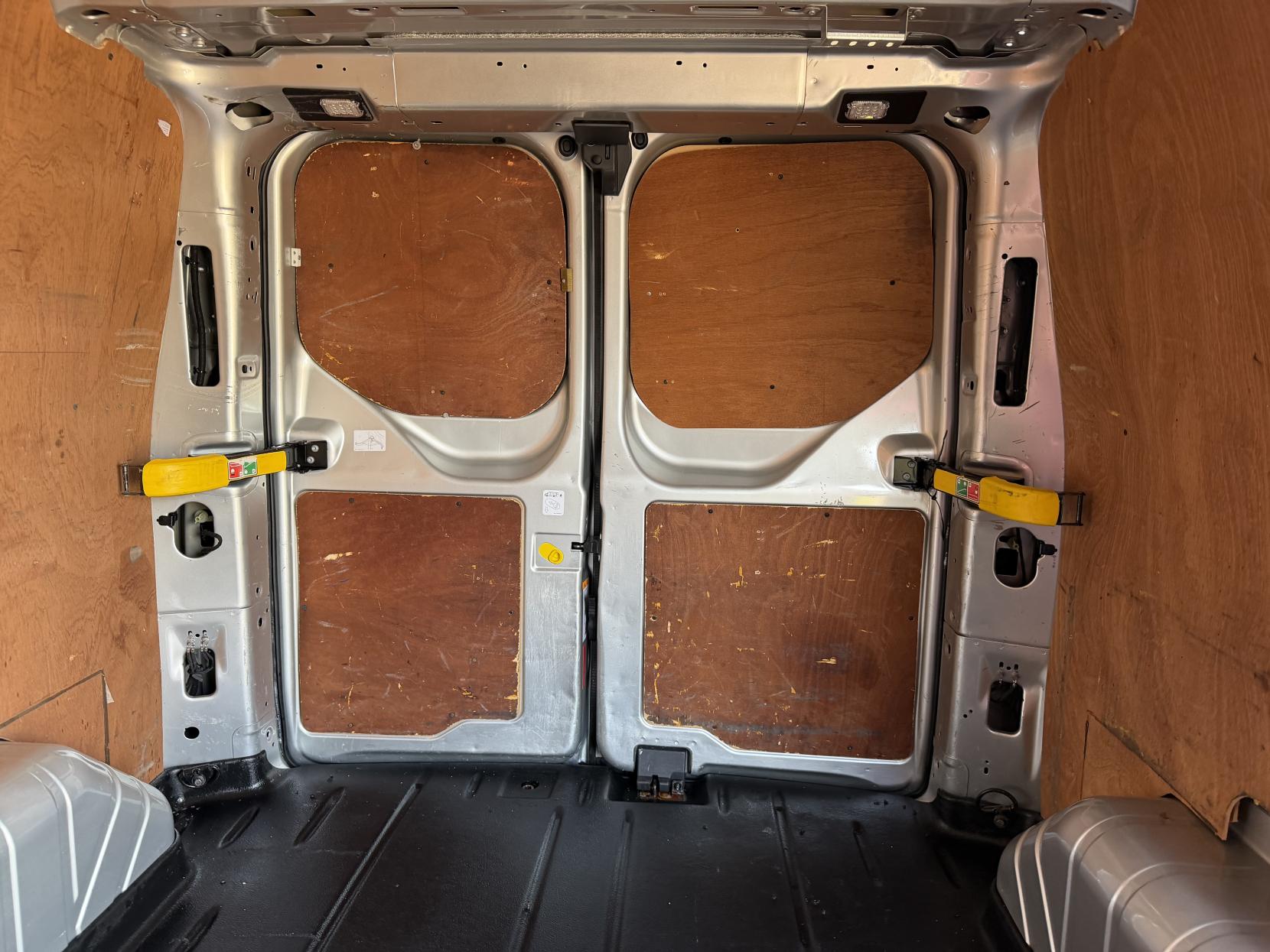 2022 Ford Transit Custom 2.0 280 EcoBlue Limited Panel Van 5dr Diesel Manual L1 H1 Euro 6 (s/s) (130 ps) - Thumbnail 34