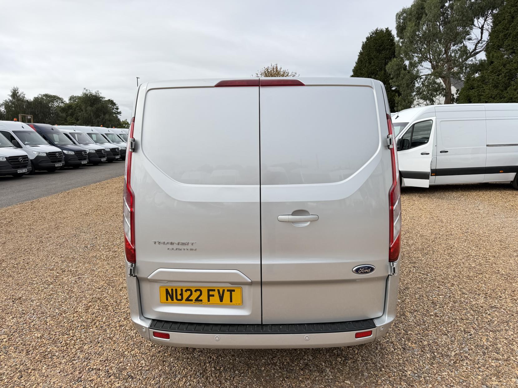 2022 Ford Transit Custom 2.0 280 EcoBlue Limited Panel Van 5dr Diesel Manual L1 H1 Euro 6 (s/s) (130 ps) - Thumbnail 10