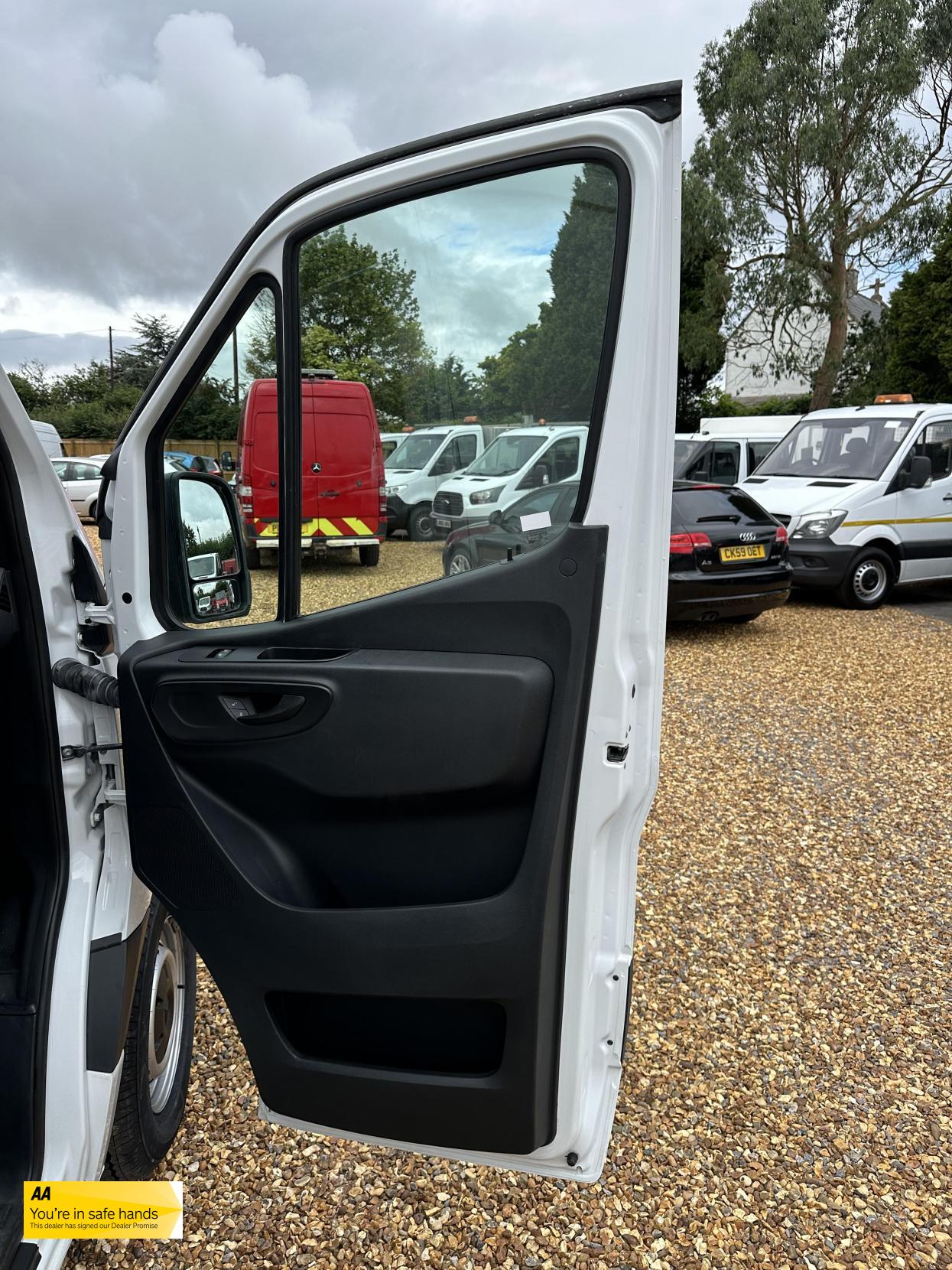 Mercedes-Benz Sprinter 2.1 311 CDI Panel Van 5dr Diesel Manual RWD L3 H2 Euro 6 (114 ps)