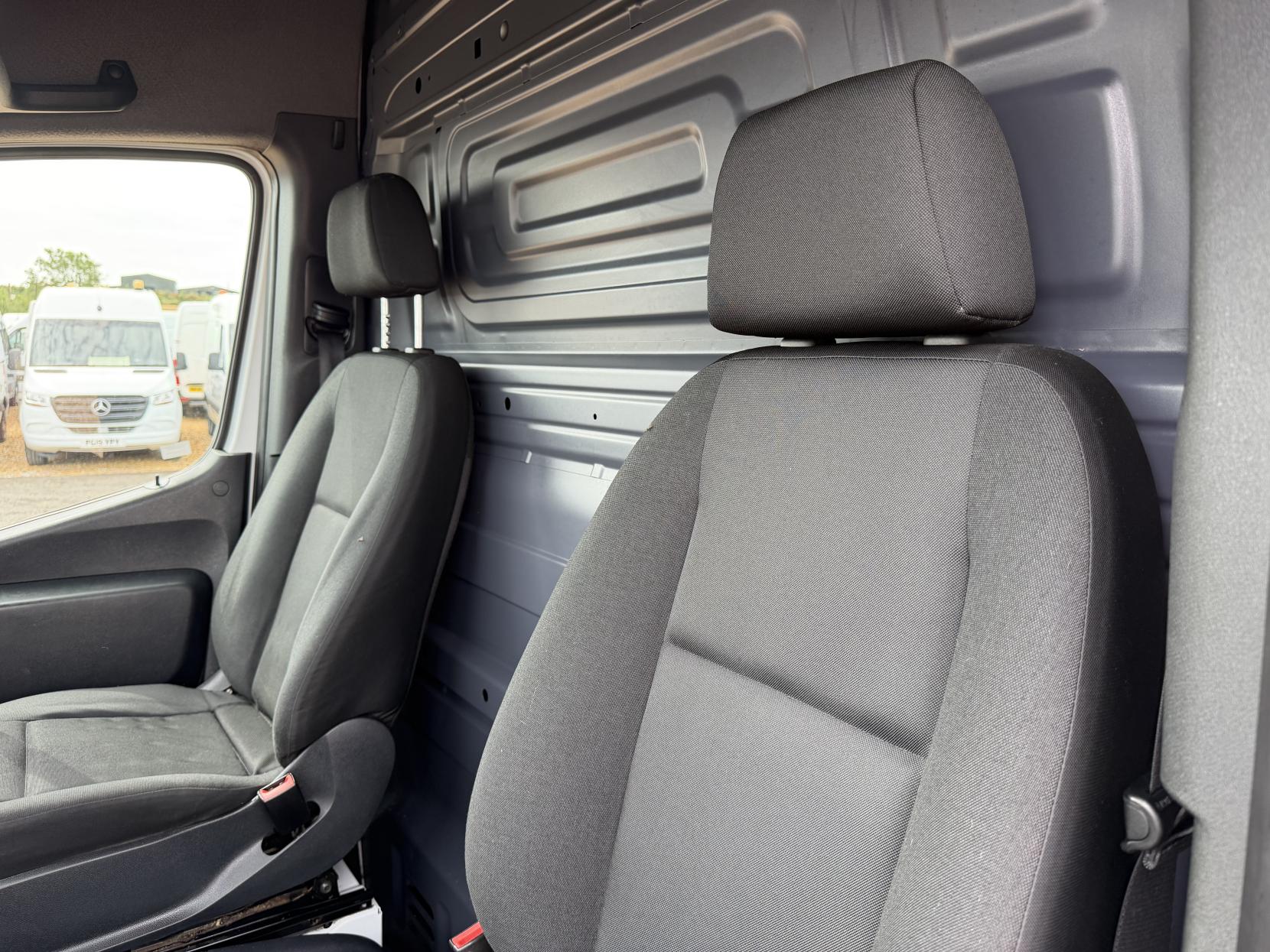 2019 Mercedes-Benz Sprinter 2.1 311 CDI Panel Van 5dr Diesel Manual RWD L3 H2 Euro 6 (114 ps) - Thumbnail 15