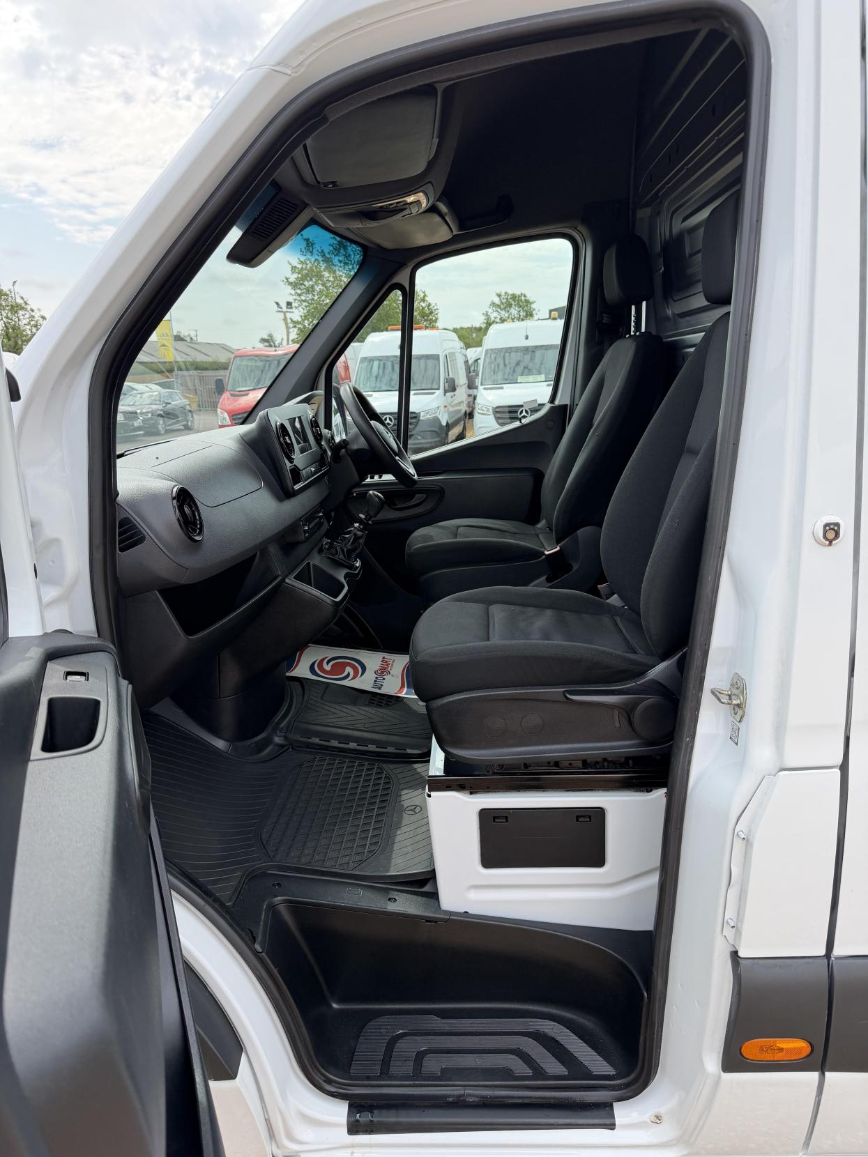 2019 Mercedes-Benz Sprinter 2.1 311 CDI Panel Van 5dr Diesel Manual RWD L3 H2 Euro 6 (114 ps) - Thumbnail 19