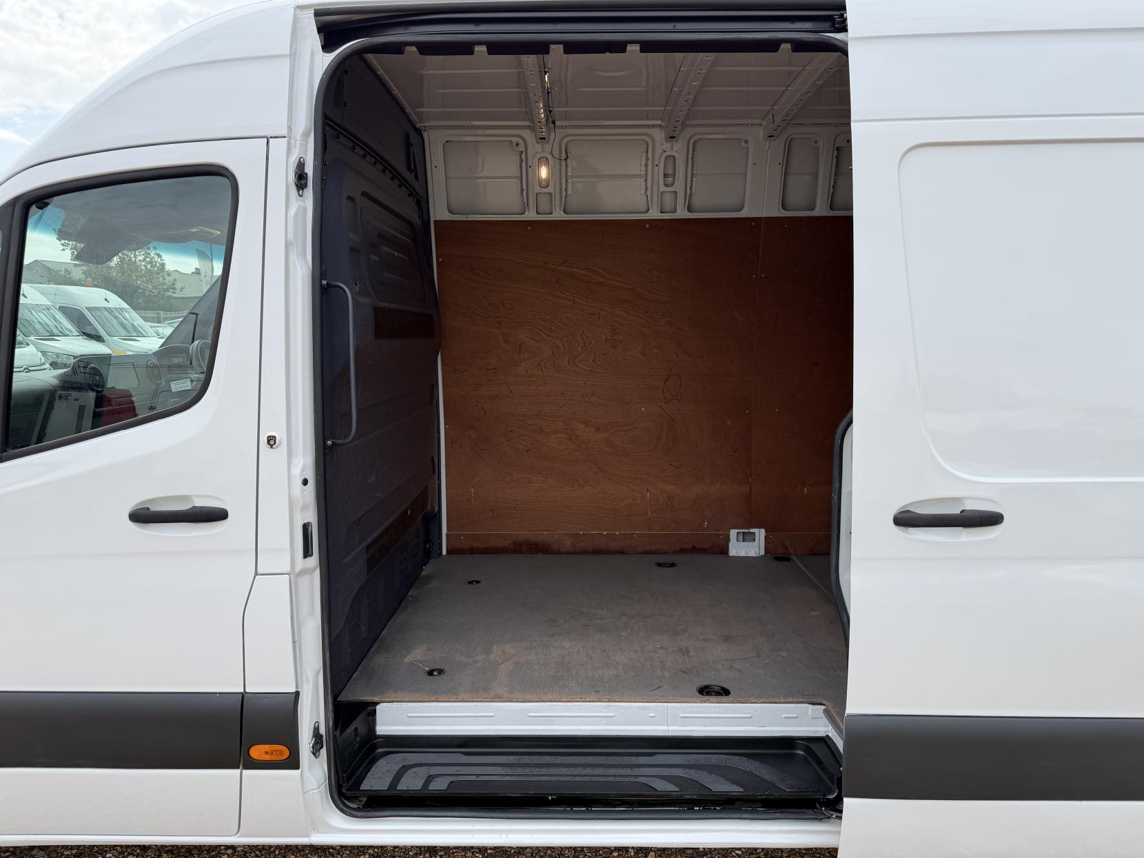 2019 Mercedes-Benz Sprinter 2.1 311 CDI Panel Van 5dr Diesel Manual RWD L3 H2 Euro 6 (114 ps) - Thumbnail 22