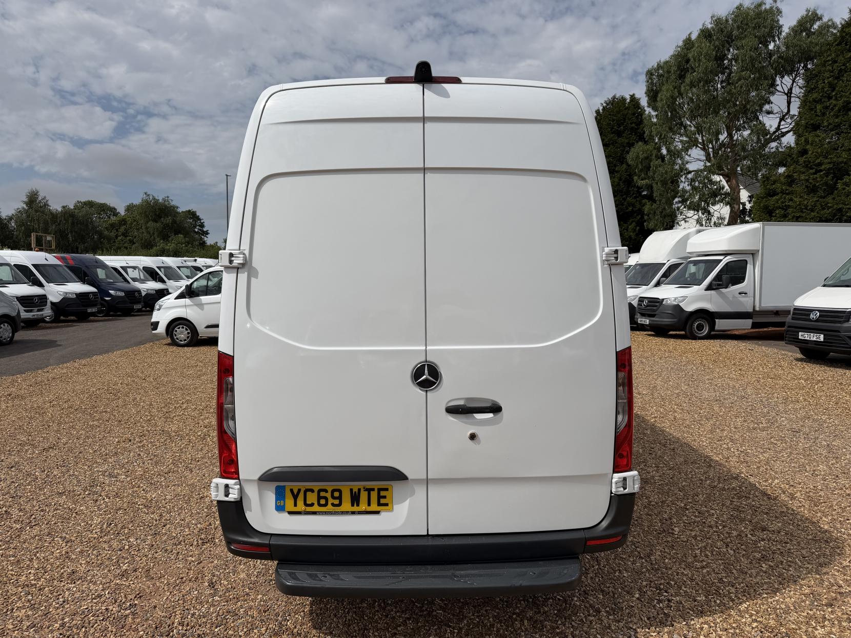 2019 Mercedes-Benz Sprinter 2.1 311 CDI Panel Van 5dr Diesel Manual RWD L3 H2 Euro 6 (114 ps) - Thumbnail 10
