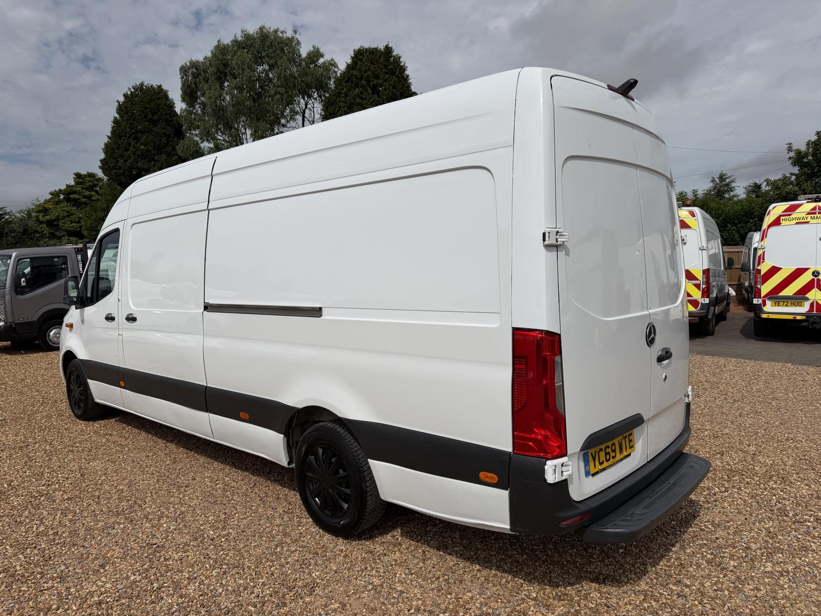 2019 Mercedes-Benz Sprinter 2.1 311 CDI Panel Van 5dr Diesel Manual RWD L3 H2 Euro 6 (114 ps) - Thumbnail 9