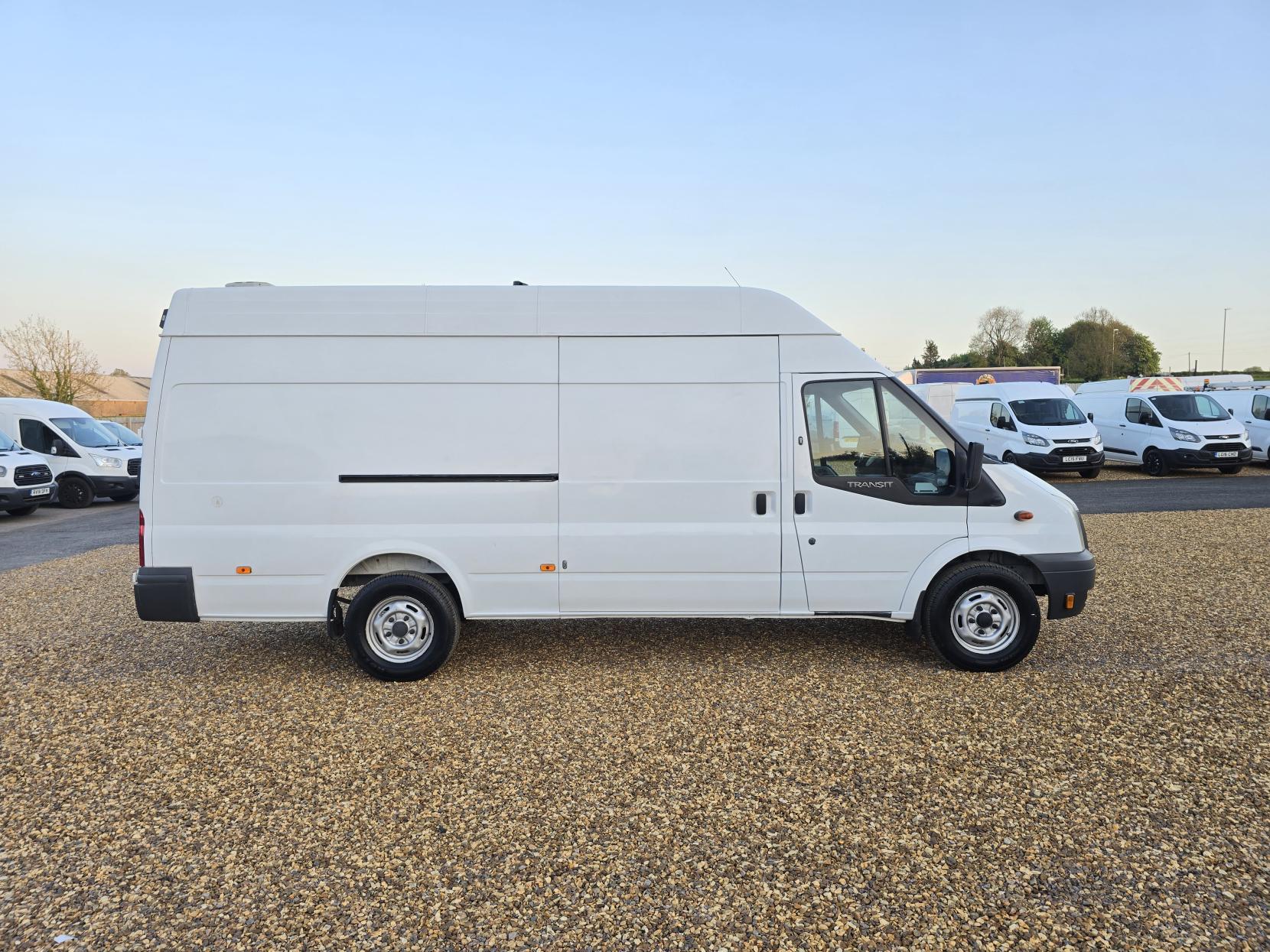 Ford Transit 2.4 TDCi 350 Panel Van 4dr Diesel Manual RWD L4 H3 SRW (98 bhp)