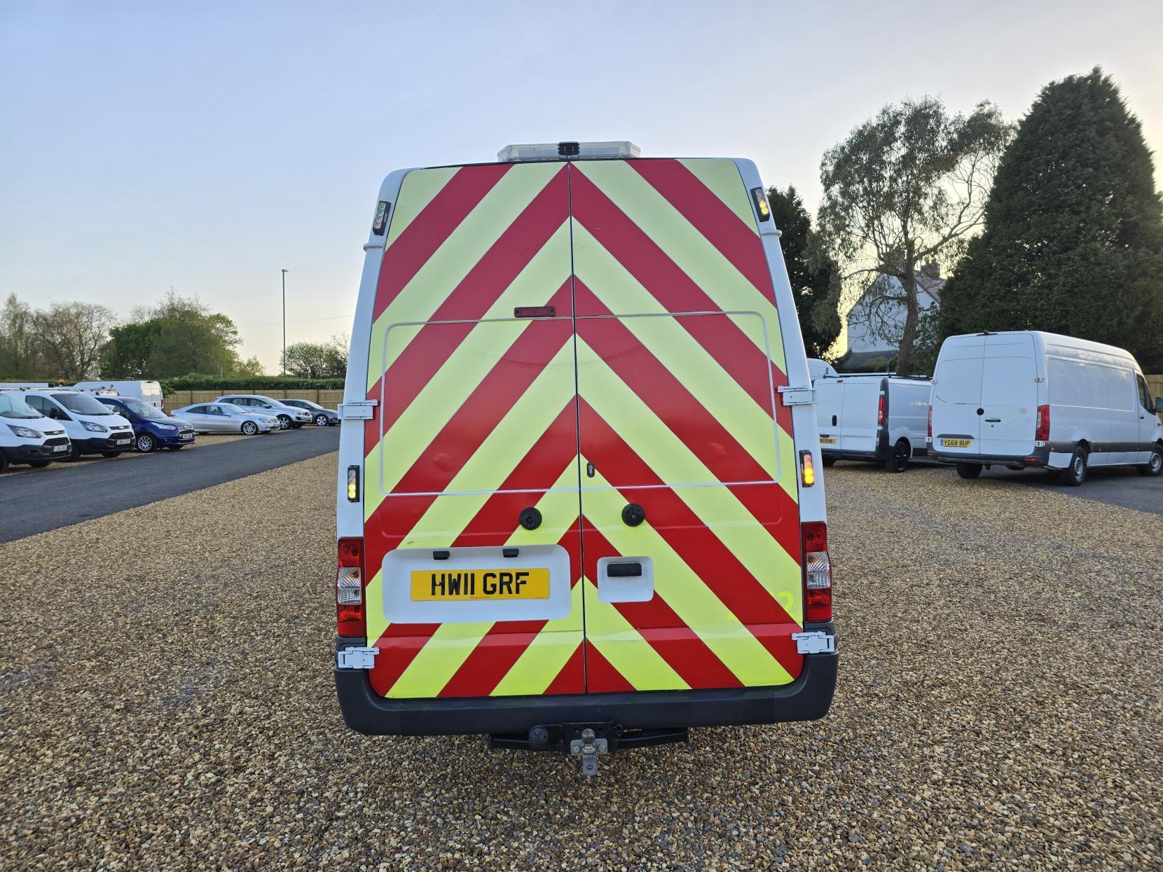 Ford Transit 2.4 TDCi 350 Panel Van 4dr Diesel Manual RWD L4 H3 SRW (98 bhp)