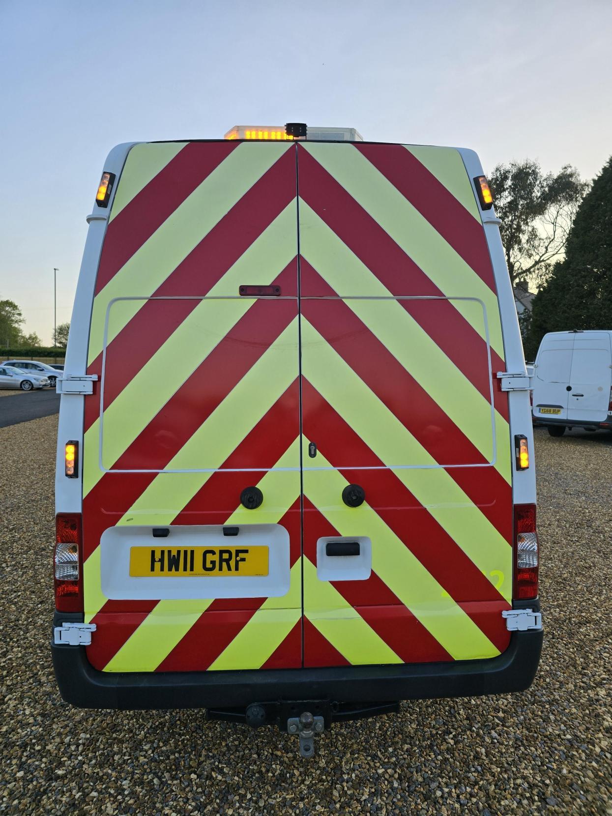Ford Transit 2.4 TDCi 350 Panel Van 4dr Diesel Manual RWD L4 H3 SRW (98 bhp)