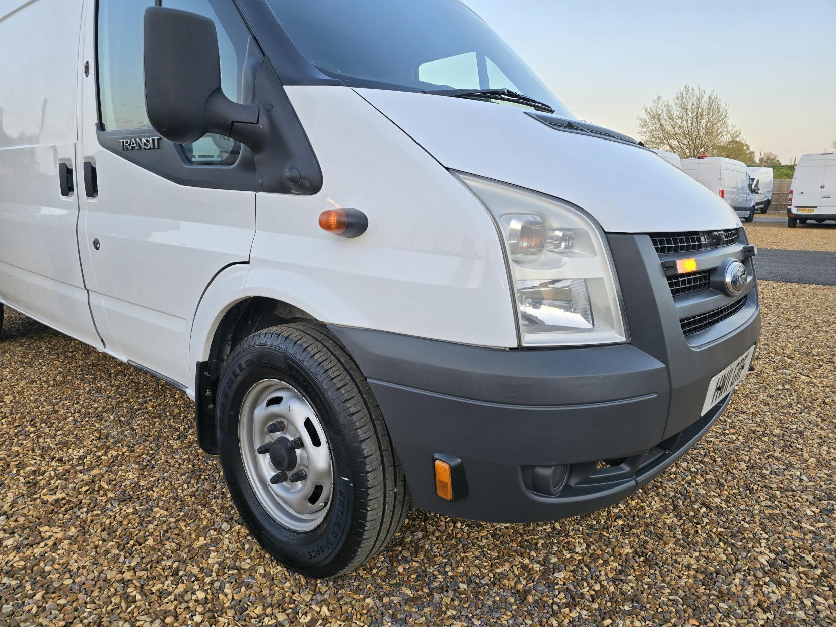 Ford Transit 2.4 TDCi 350 Panel Van 4dr Diesel Manual RWD L4 H3 SRW (98 bhp)
