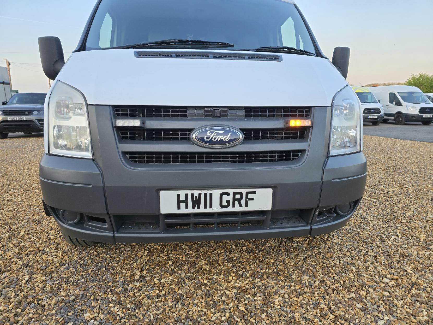 Ford Transit 2.4 TDCi 350 Panel Van 4dr Diesel Manual RWD L4 H3 SRW (98 bhp)