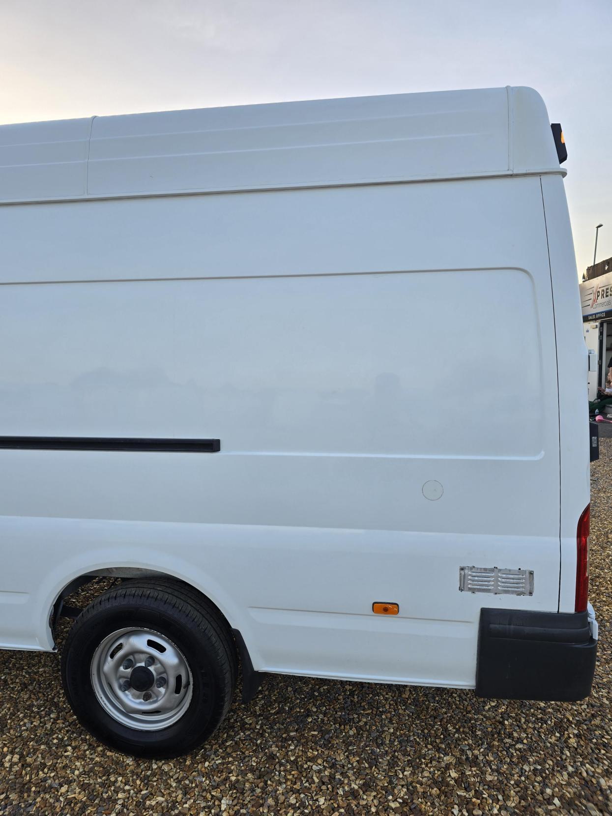 Ford Transit 2.4 TDCi 350 Panel Van 4dr Diesel Manual RWD L4 H3 SRW (98 bhp)
