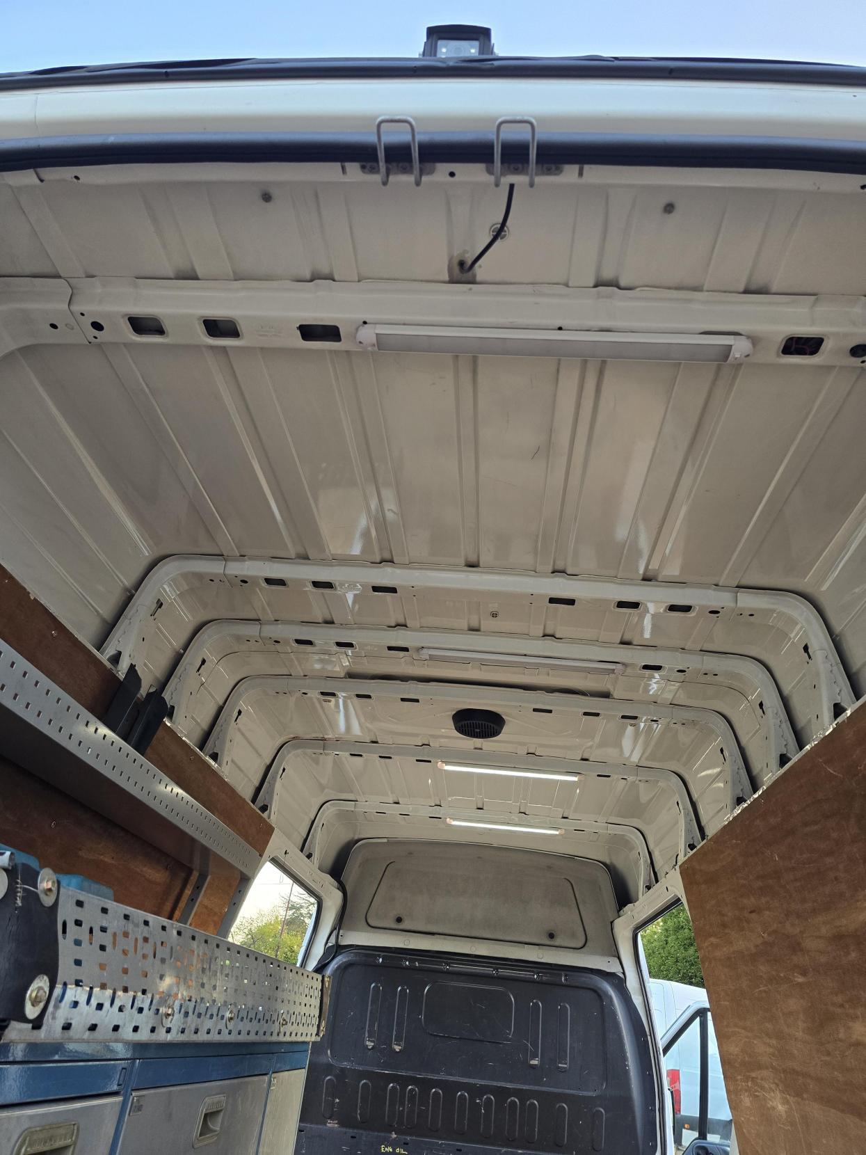 Ford Transit 2.4 TDCi 350 Panel Van 4dr Diesel Manual RWD L4 H3 SRW (98 bhp)