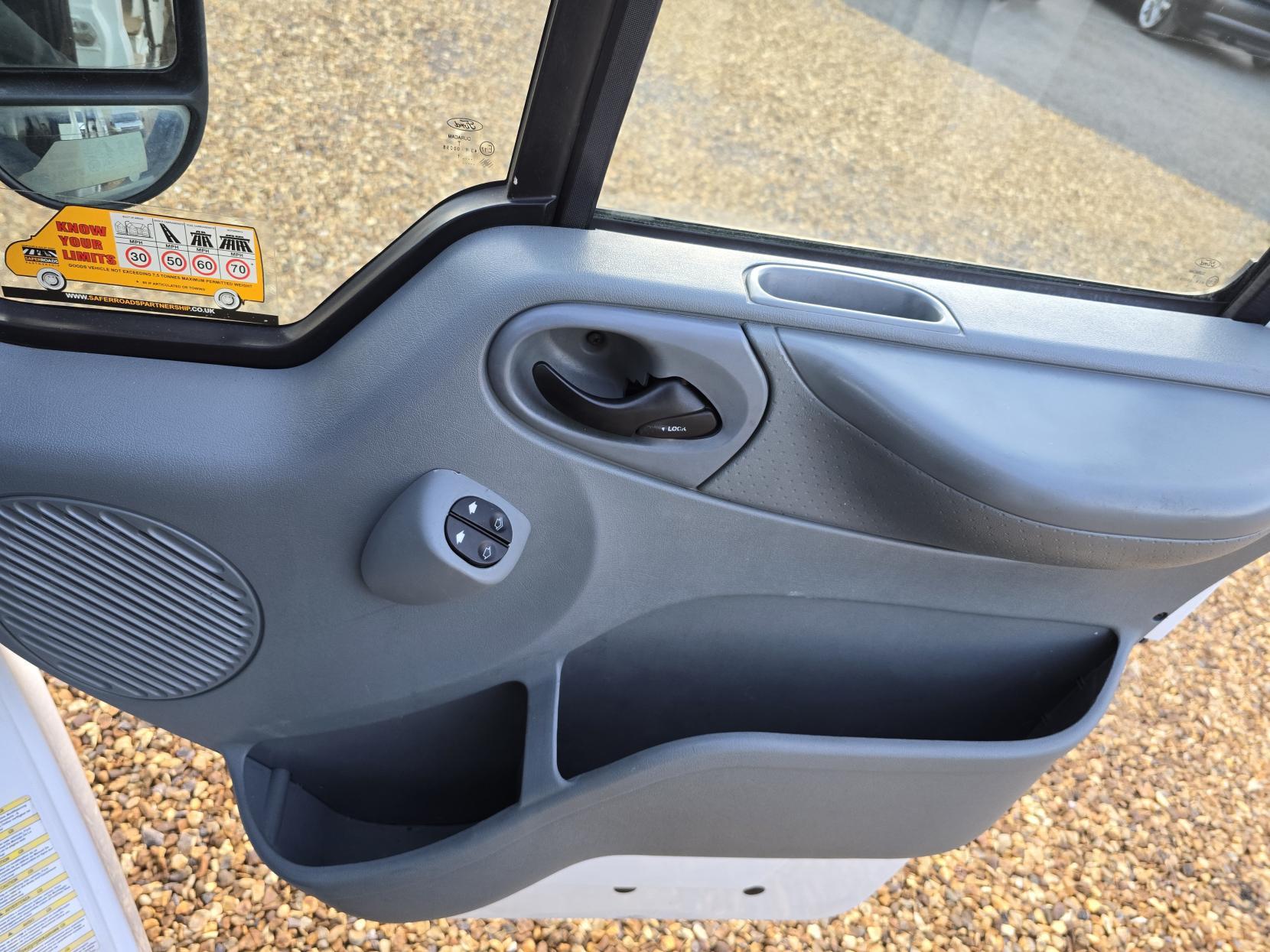 Ford Transit 2.4 TDCi 350 Panel Van 4dr Diesel Manual RWD L4 H3 SRW (98 bhp)