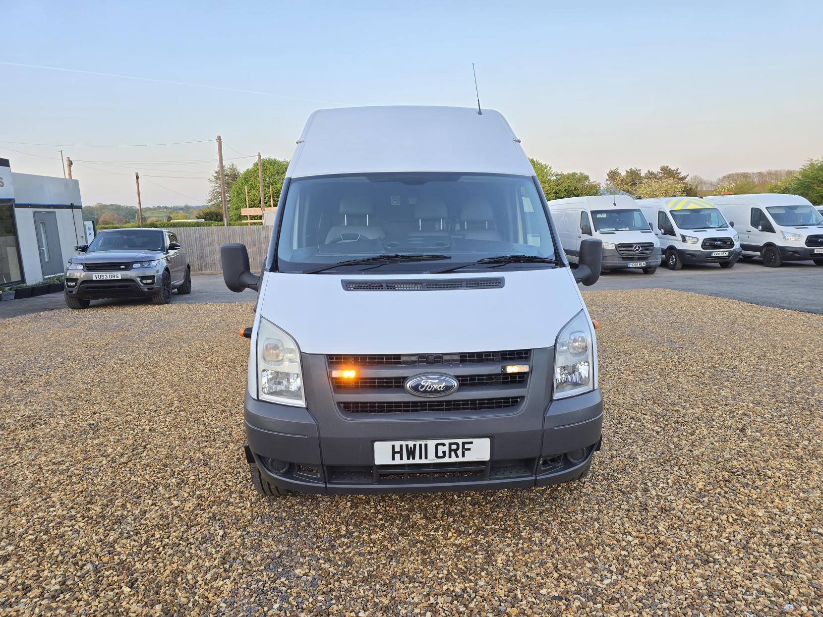 Ford Transit 2.4 TDCi 350 Panel Van 4dr Diesel Manual RWD L4 H3 SRW (98 bhp)