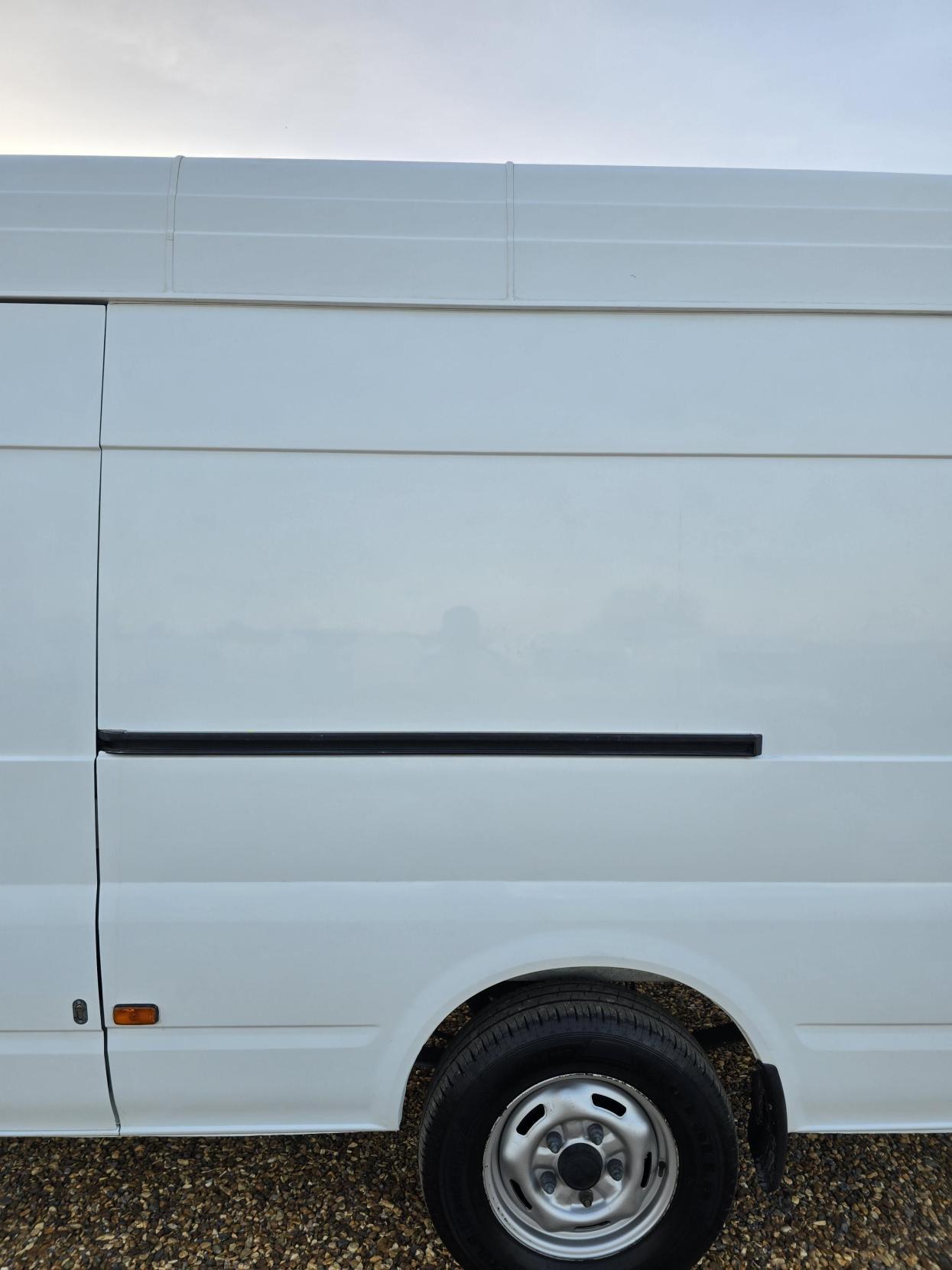 Ford Transit 2.4 TDCi 350 Panel Van 4dr Diesel Manual RWD L4 H3 SRW (98 bhp)