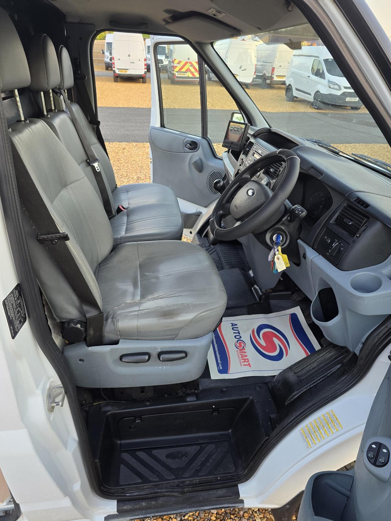 Ford Transit 2.4 TDCi 350 Panel Van 4dr Diesel Manual RWD L4 H3 SRW (98 bhp)