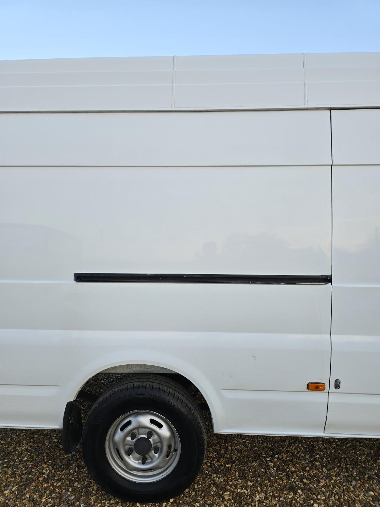 Ford Transit 2.4 TDCi 350 Panel Van 4dr Diesel Manual RWD L4 H3 SRW (98 bhp)