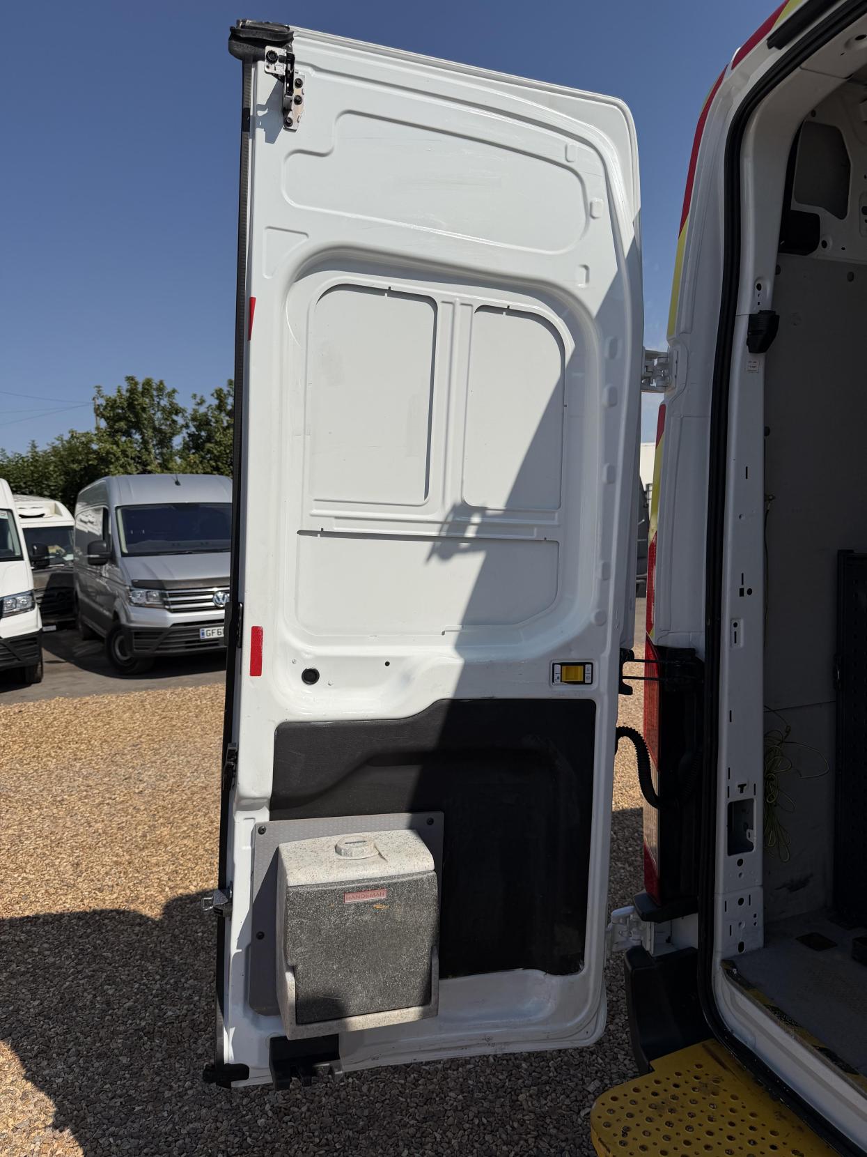 2016 Ford Transit 2.2 TDCi 350 Panel Van 5dr Diesel Manual RWD L2 H3 Euro 5 (155 ps) - Thumbnail 46