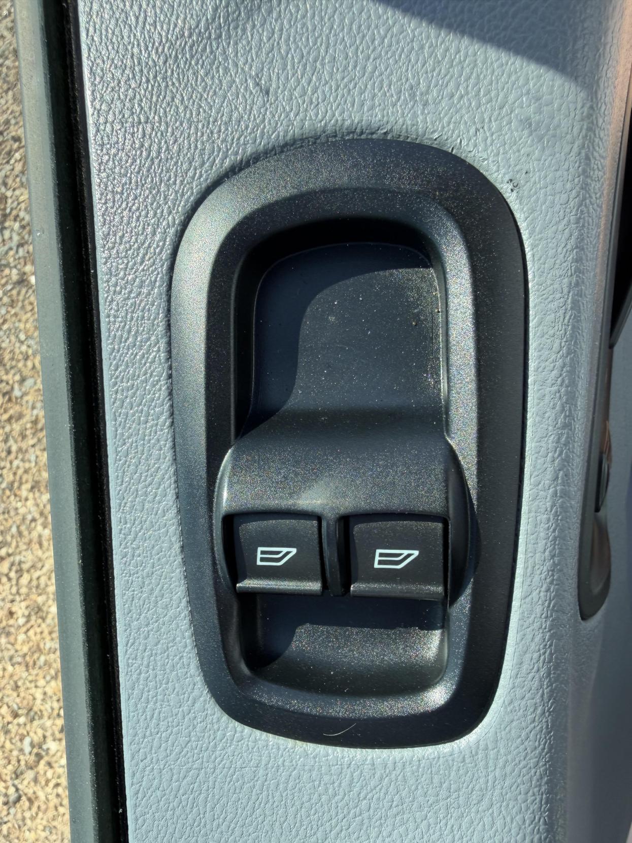 2016 Ford Transit 2.2 TDCi 350 Panel Van 5dr Diesel Manual RWD L2 H3 Euro 5 (155 ps) - Thumbnail 20