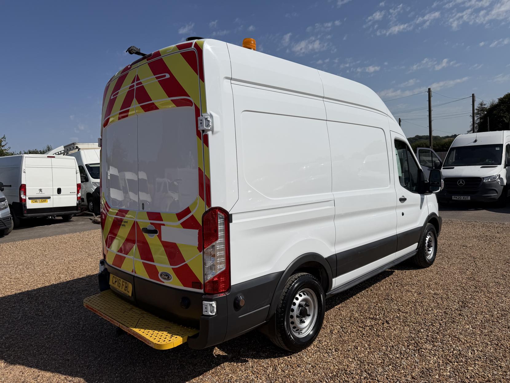 2016 Ford Transit 2.2 TDCi 350 Panel Van 5dr Diesel Manual RWD L2 H3 Euro 5 (155 ps) - Thumbnail 11
