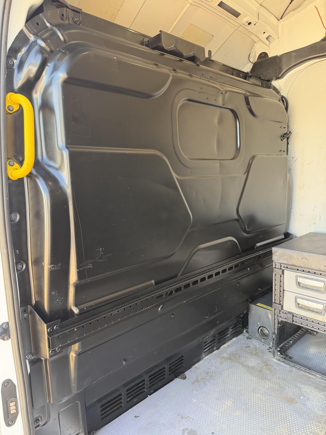2016 Ford Transit 2.2 TDCi 350 Panel Van 5dr Diesel Manual RWD L2 H3 Euro 5 (155 ps) - Thumbnail 36