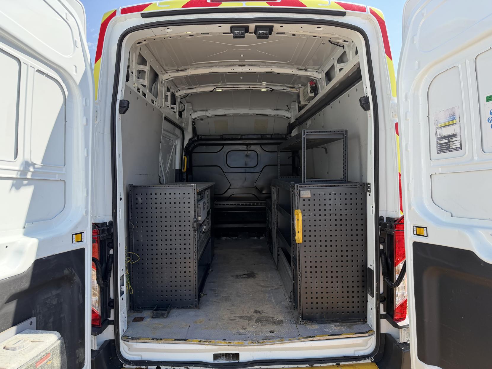 2016 Ford Transit 2.2 TDCi 350 Panel Van 5dr Diesel Manual RWD L2 H3 Euro 5 (155 ps) - Thumbnail 3