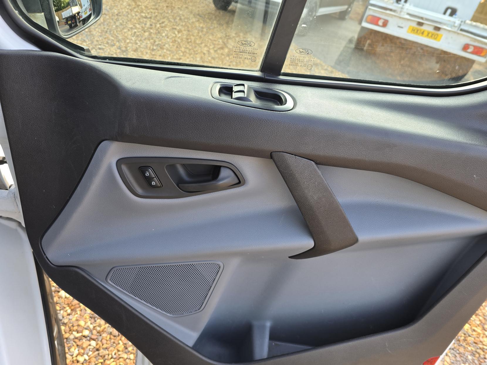 Ford Transit Custom 2.2 TDCi 290 Panel Van 5dr Diesel Manual L1 H1 (186 g/km, 98 bhp)