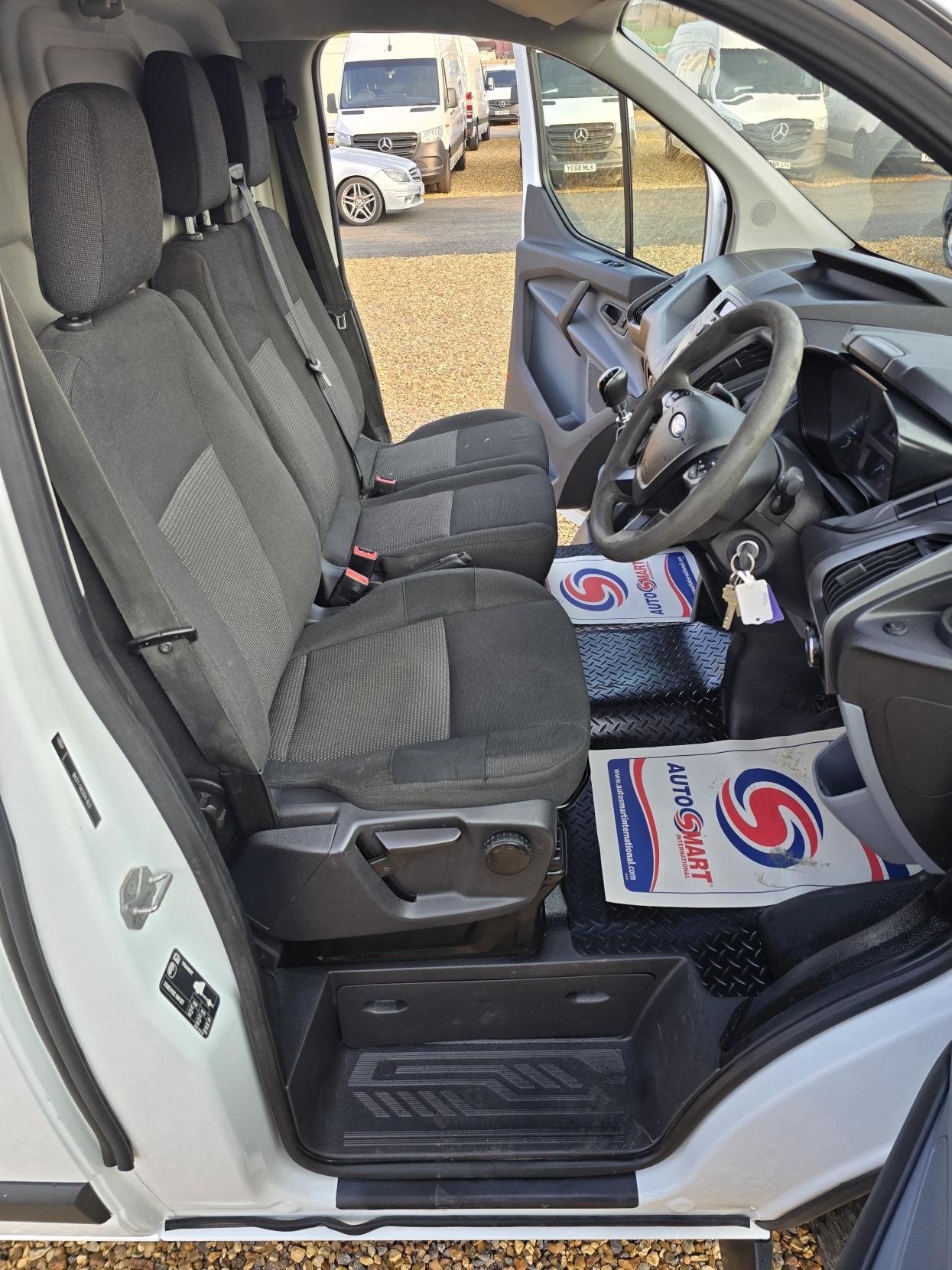 Ford Transit Custom 2.2 TDCi 290 Panel Van 5dr Diesel Manual L1 H1 (186 g/km, 98 bhp)