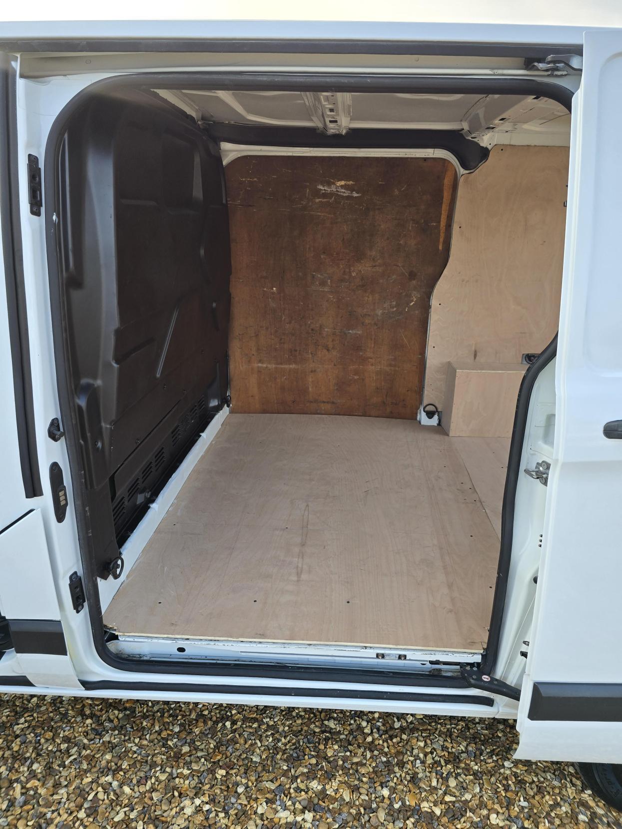 Ford Transit Custom 2.2 TDCi 290 Panel Van 5dr Diesel Manual L1 H1 (186 g/km, 98 bhp)