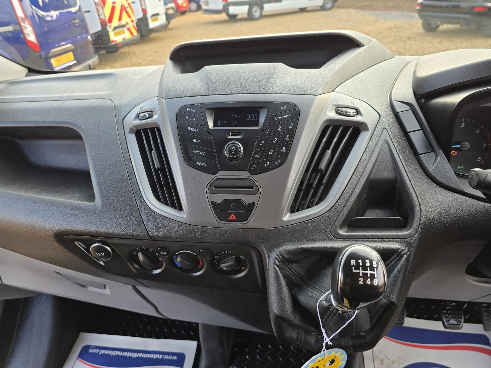 Ford Transit Custom 2.2 TDCi 290 Panel Van 5dr Diesel Manual L1 H1 (186 g/km, 98 bhp)