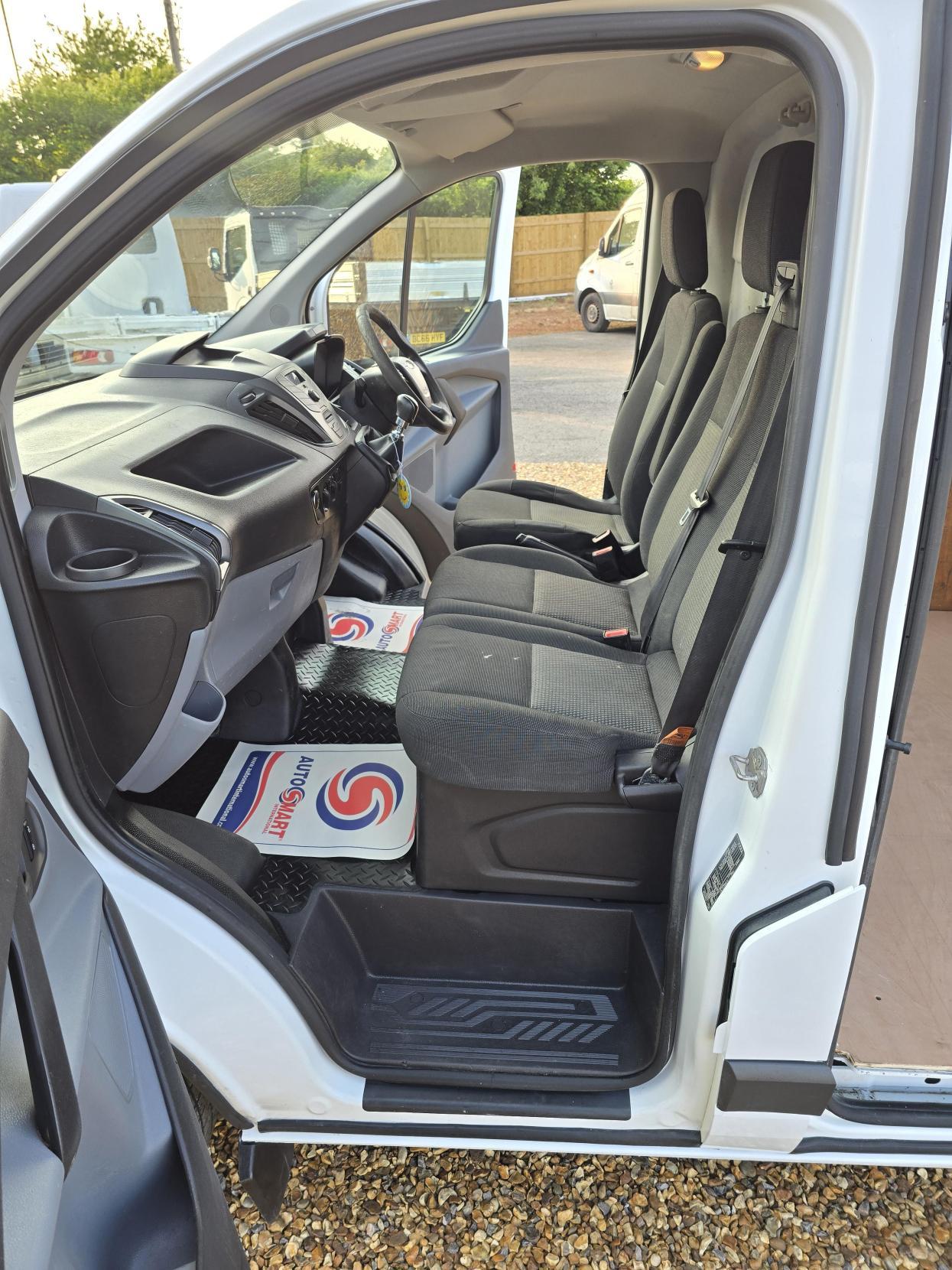 Ford Transit Custom 2.2 TDCi 290 Panel Van 5dr Diesel Manual L1 H1 (186 g/km, 98 bhp)