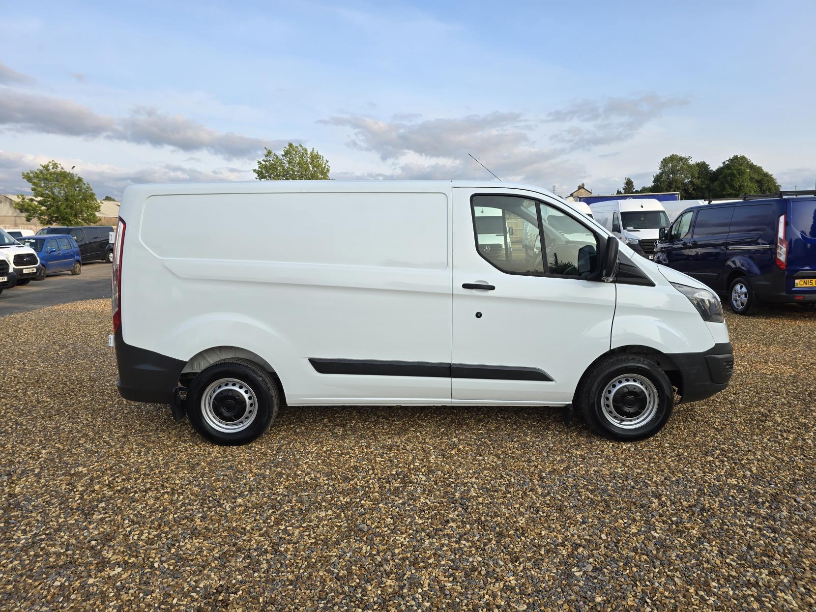 Ford Transit Custom 2.2 TDCi 290 Panel Van 5dr Diesel Manual L1 H1 (186 g/km, 98 bhp)