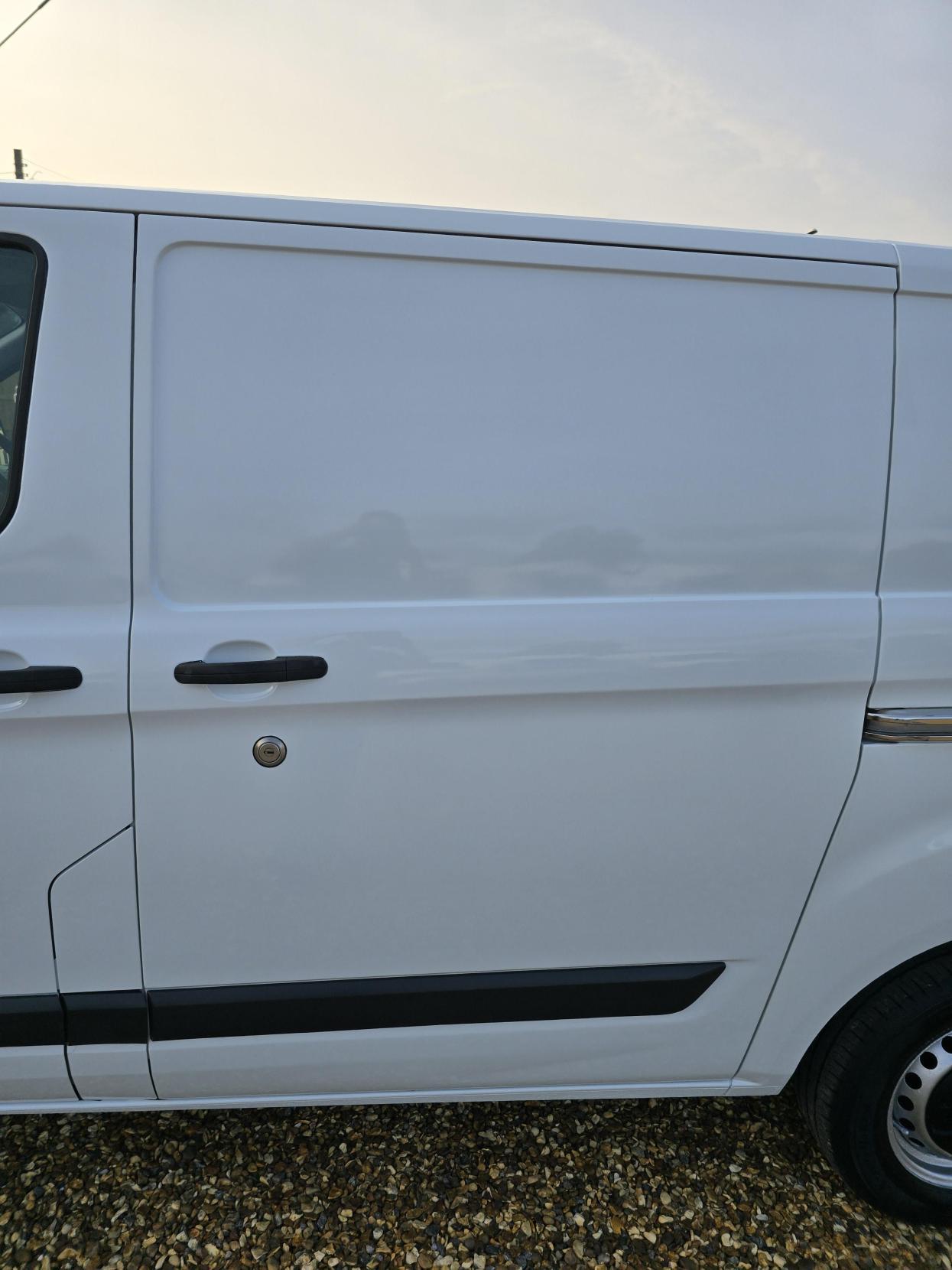 Ford Transit Custom 2.2 TDCi 290 Panel Van 5dr Diesel Manual L1 H1 (186 g/km, 98 bhp)