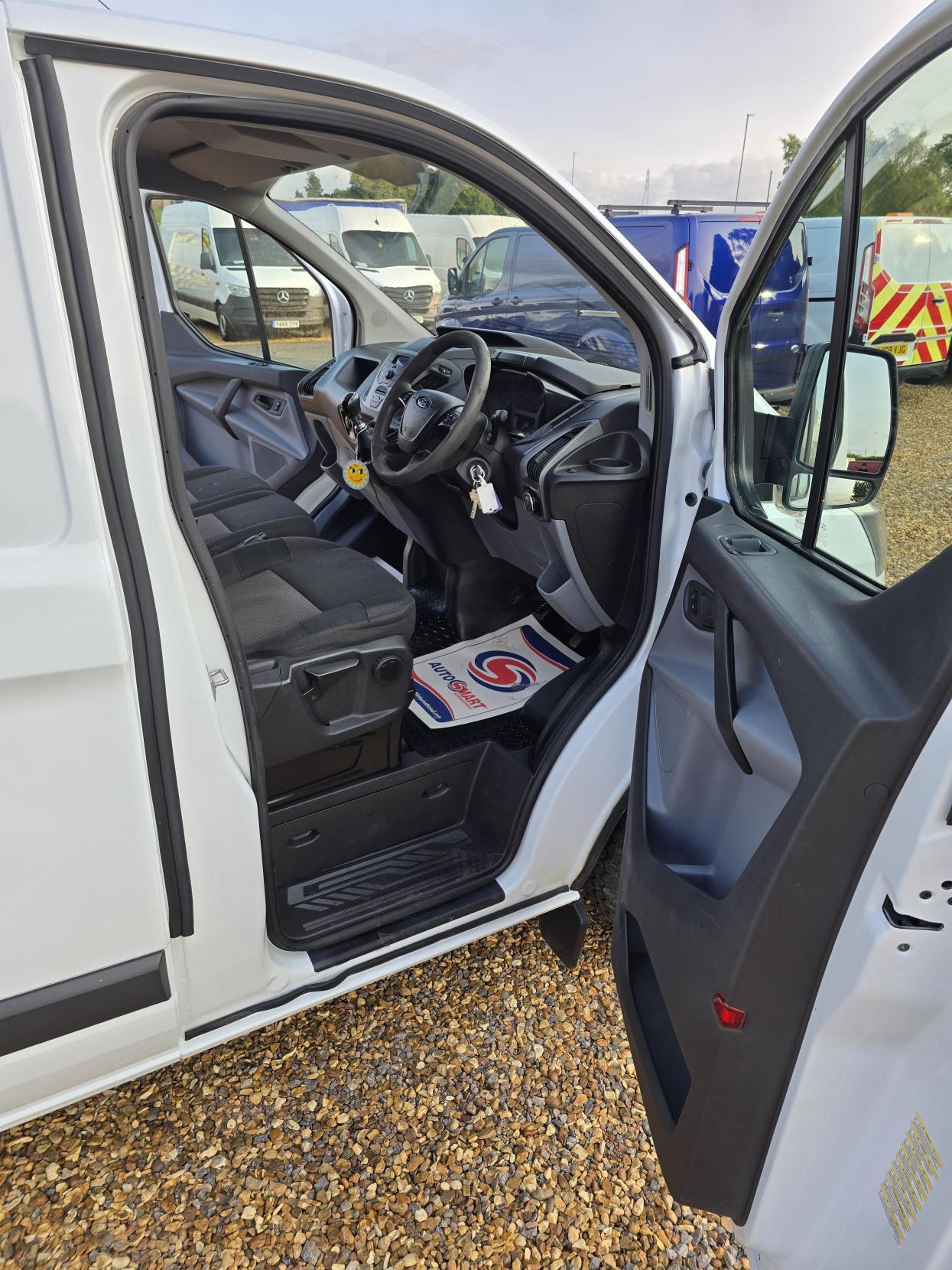 Ford Transit Custom 2.2 TDCi 290 Panel Van 5dr Diesel Manual L1 H1 (186 g/km, 98 bhp)