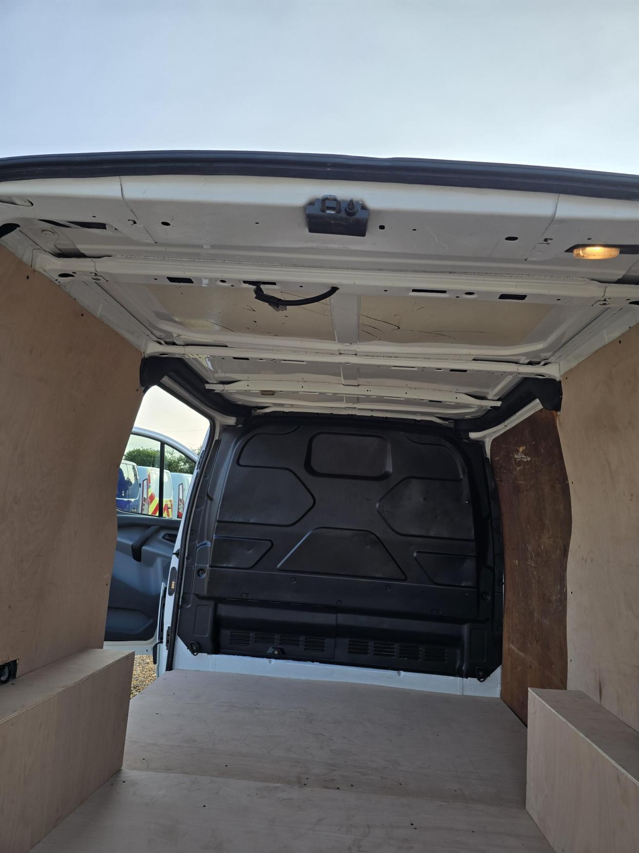 Ford Transit Custom 2.2 TDCi 290 Panel Van 5dr Diesel Manual L1 H1 (186 g/km, 98 bhp)