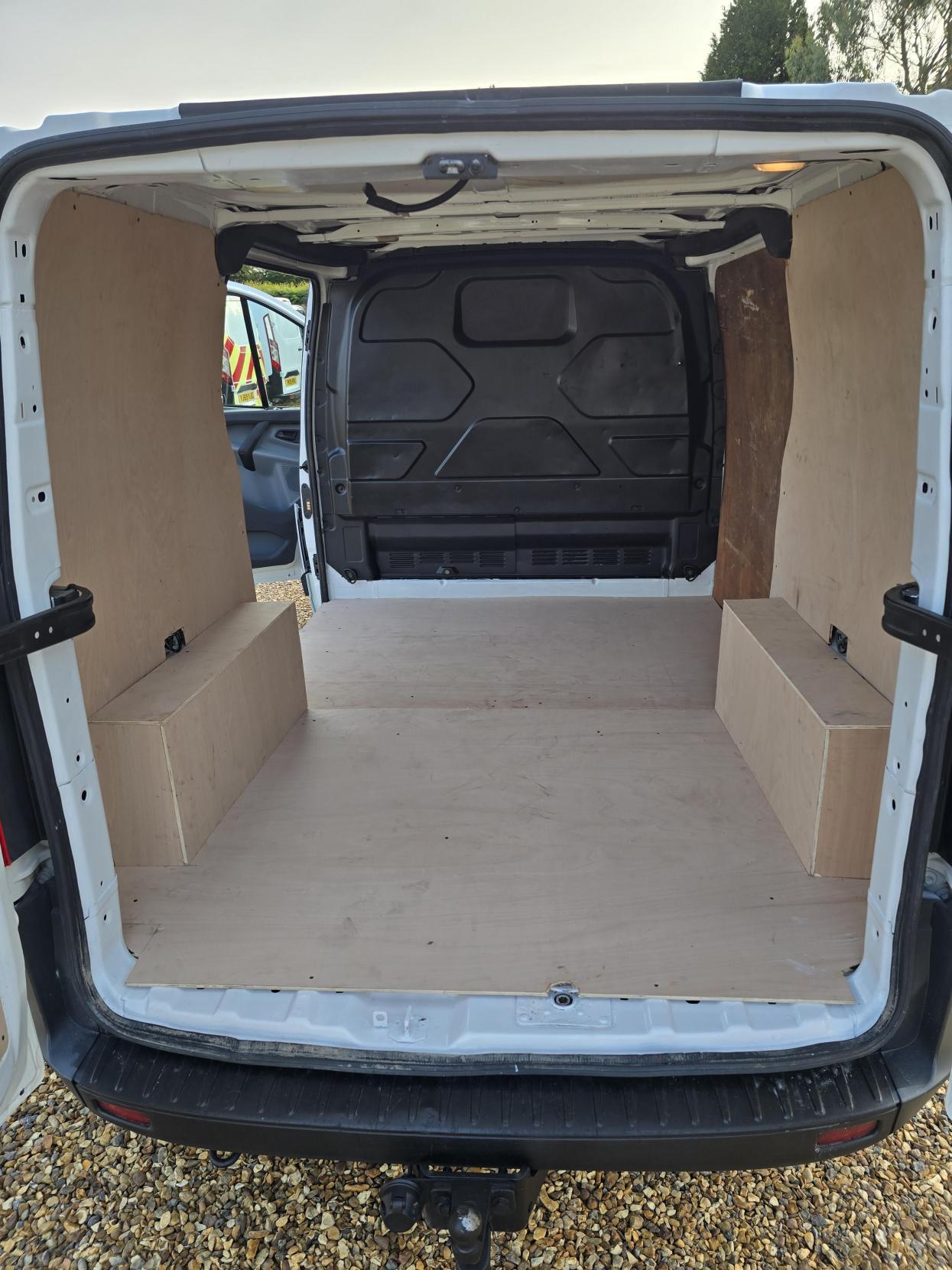 Ford Transit Custom 2.2 TDCi 290 Panel Van 5dr Diesel Manual L1 H1 (186 g/km, 98 bhp)