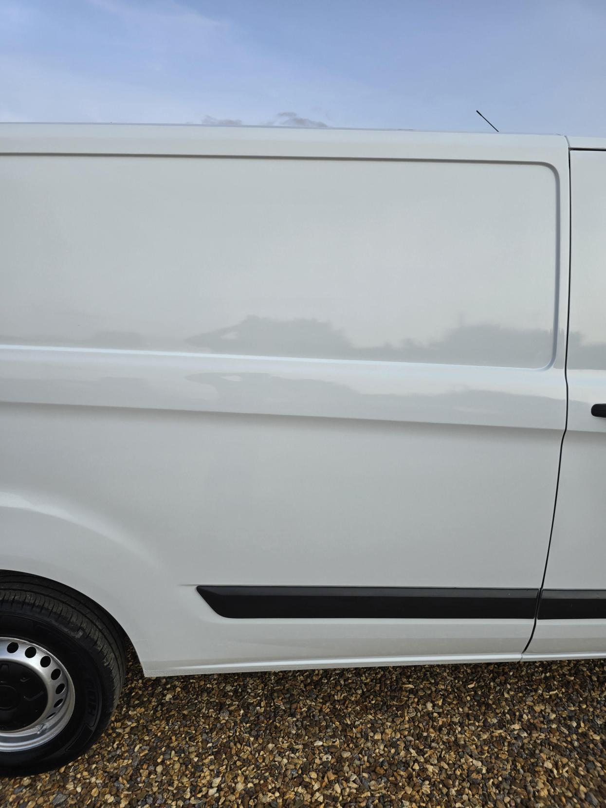 Ford Transit Custom 2.2 TDCi 290 Panel Van 5dr Diesel Manual L1 H1 (186 g/km, 98 bhp)