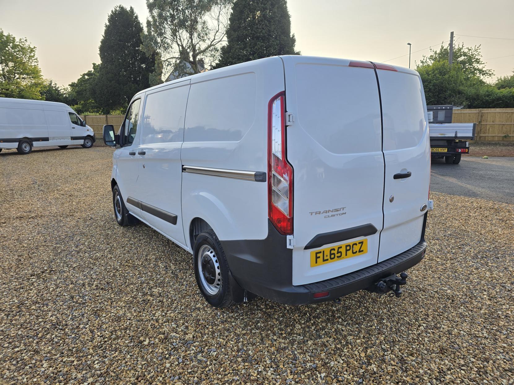 Ford Transit Custom 2.2 TDCi 290 Panel Van 5dr Diesel Manual L1 H1 (186 g/km, 98 bhp)