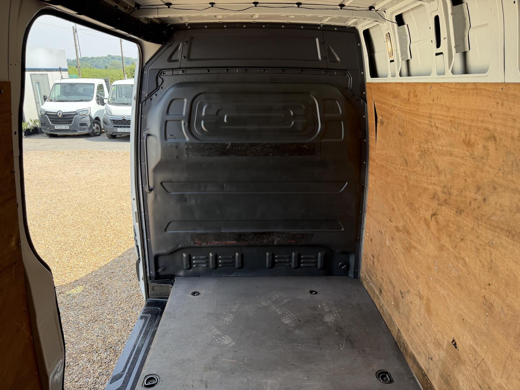 2021 Mercedes-Benz Sprinter 2.0 315 CDI Progressive Panel Van 5dr Diesel Manual RWD L2 H2 Euro 6 (s/s) (150 ps) - Thumbnail 22